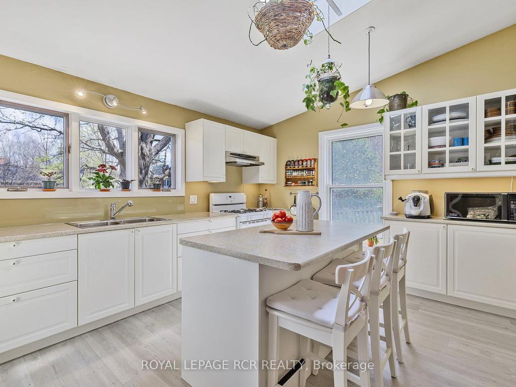 









91


King

Street West,
Caledon,




ON
L7E 1A2

