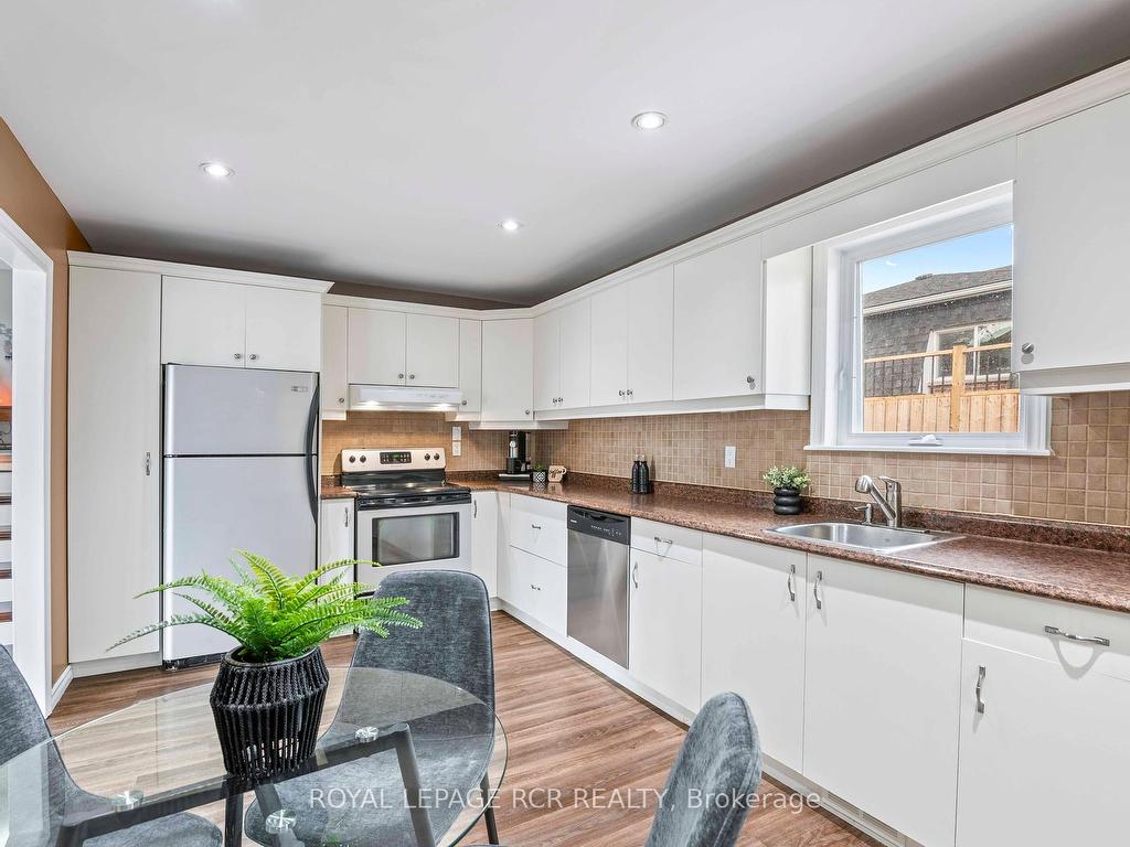 









118


Highland

Drive,
Orangeville,




ON
L9W 3E5

