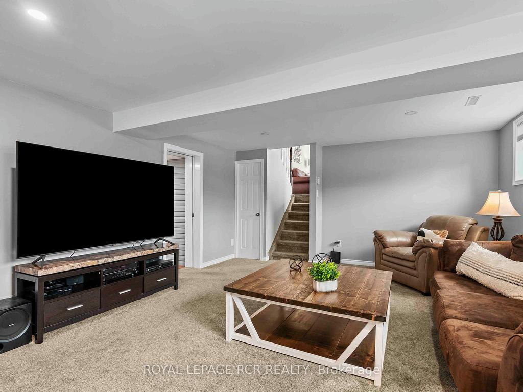 









118


Highland

Drive,
Orangeville,




ON
L9W 3E5

