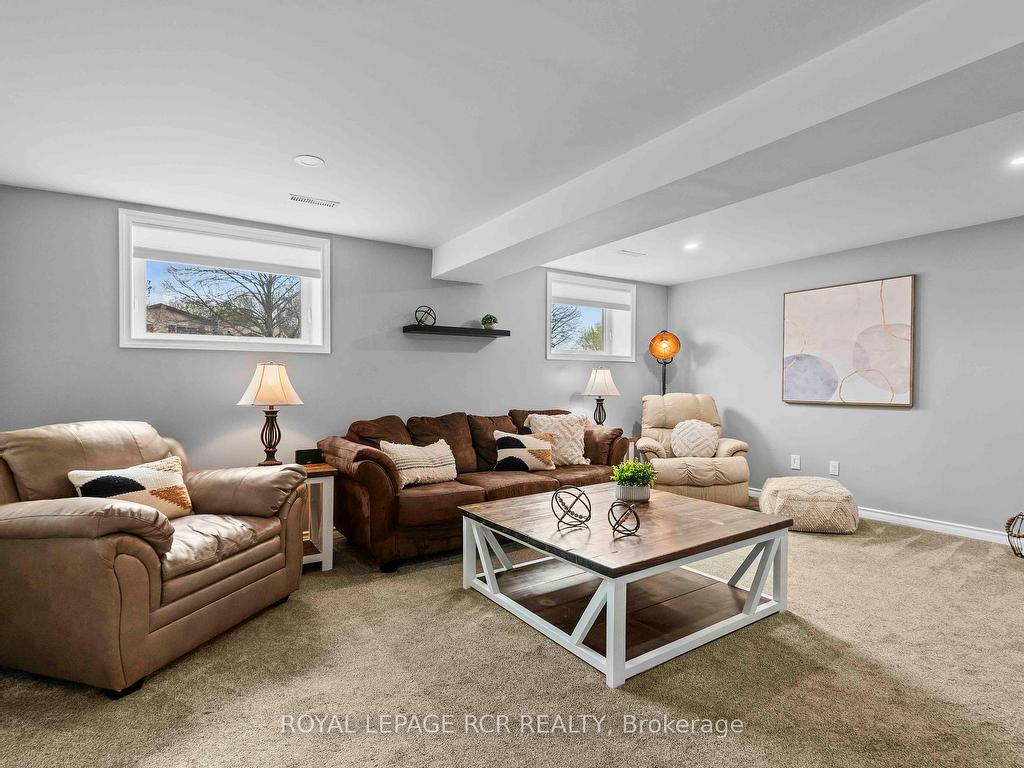 









118


Highland

Drive,
Orangeville,




ON
L9W 3E5

