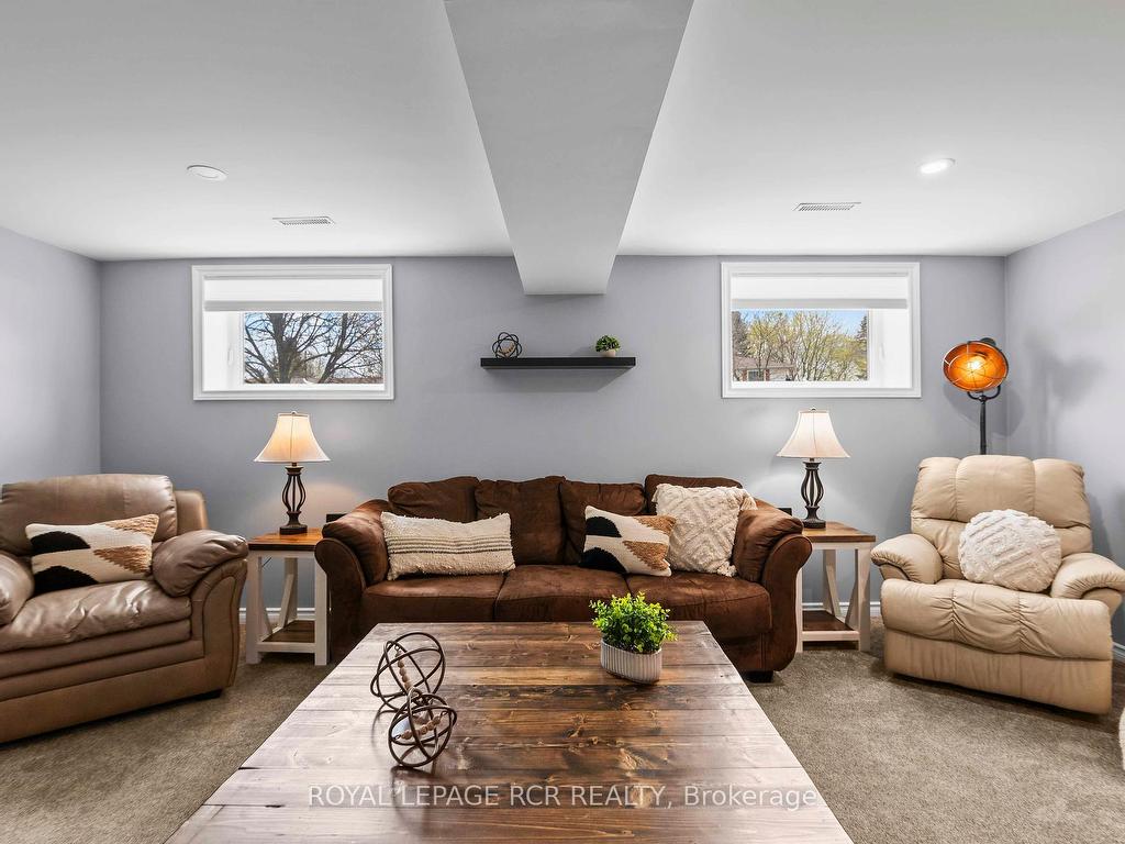 









118


Highland

Drive,
Orangeville,




ON
L9W 3E5

