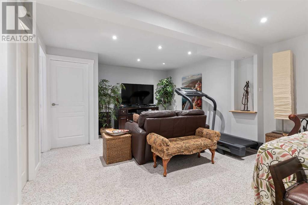 












34 Tararidge Circle NE

,
Calgary,




Alberta
T3J3W4

