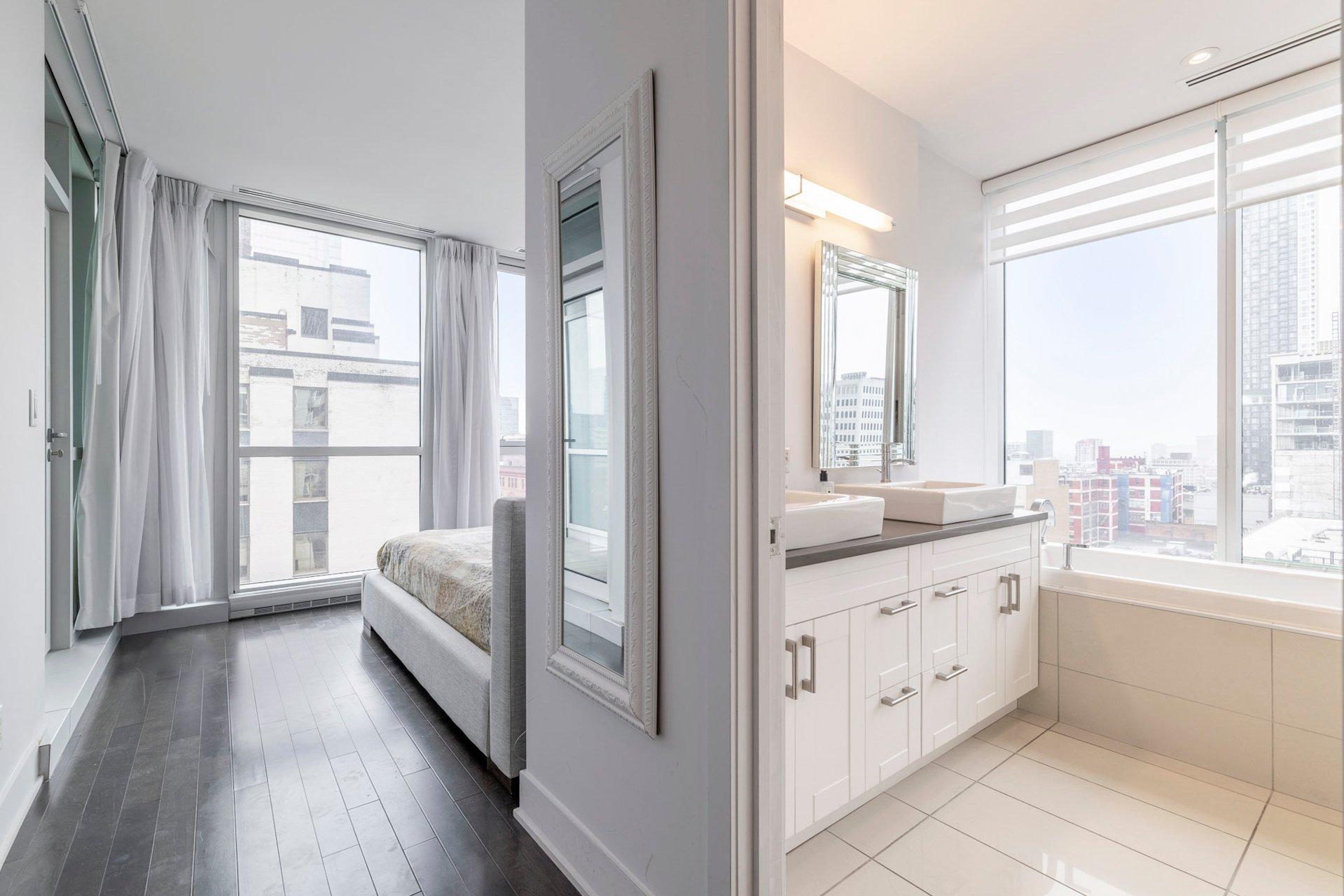 









1225


Boul. Robert-Bourassa

, 1428,
Montréal (Ville-Marie),




QC
H3B9A9


