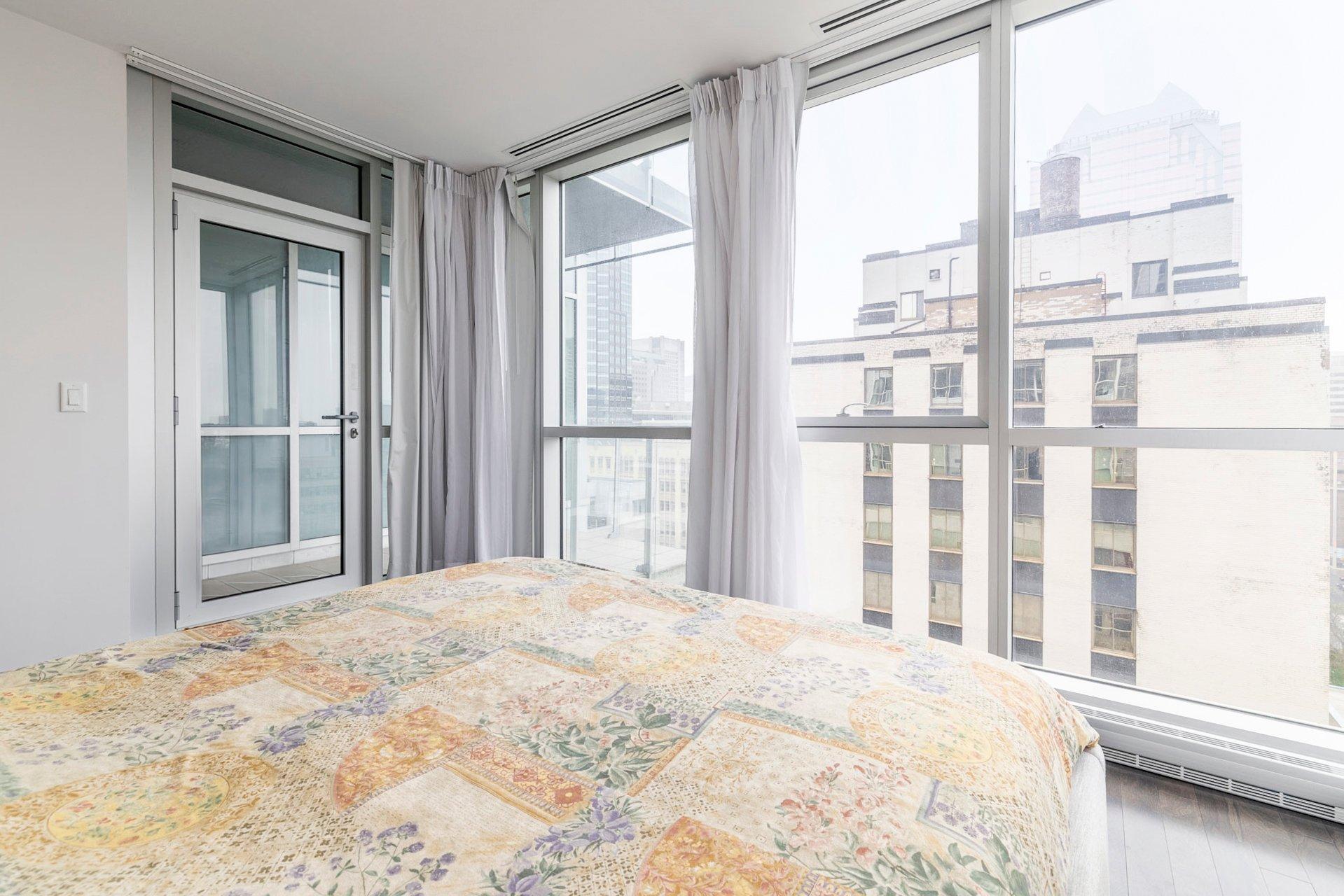









1225


Boul. Robert-Bourassa

, 1428,
Montréal (Ville-Marie),




QC
H3B9A9

