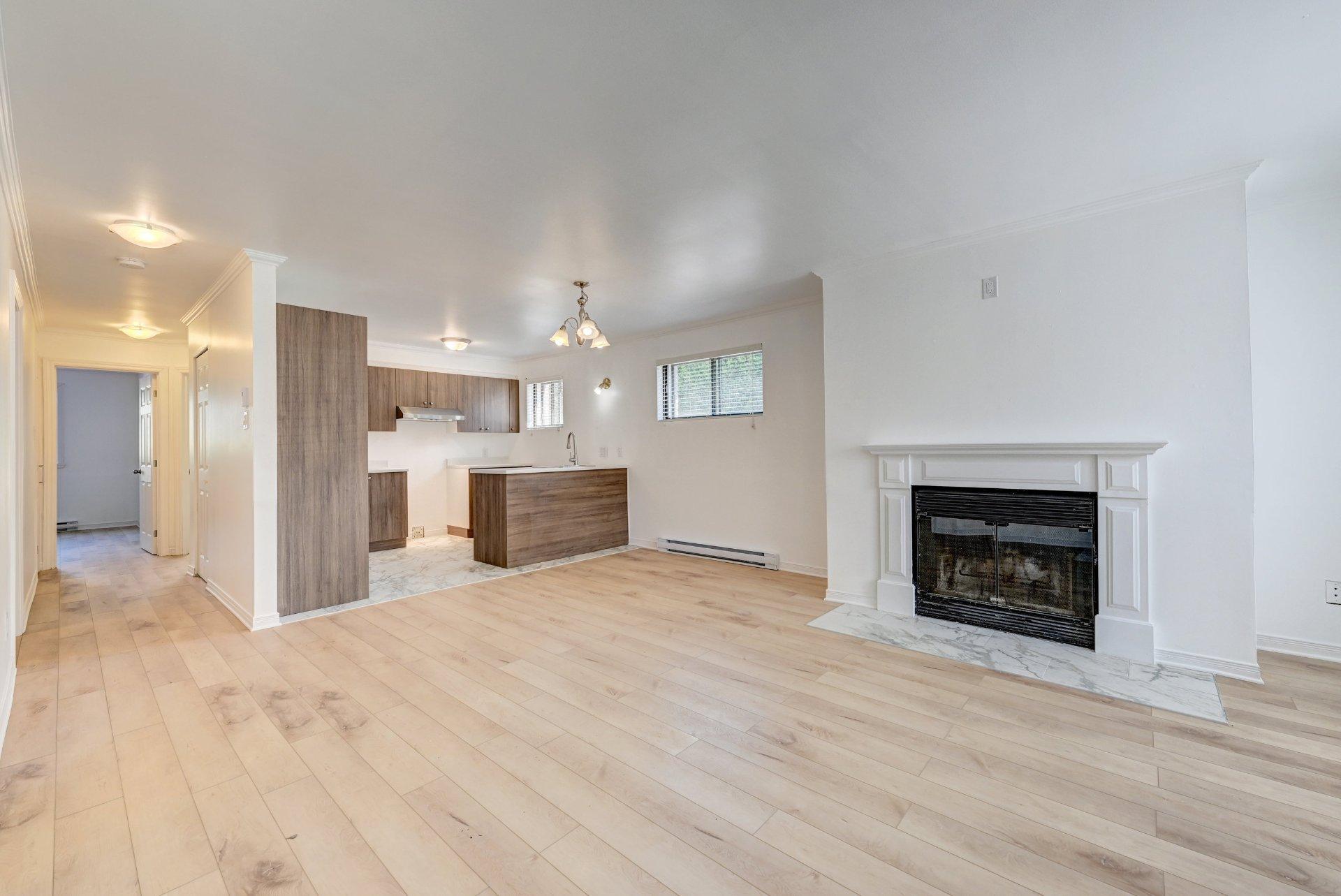 









1009


Ch. du Bord-de-l'Eau

,
Laval (Sainte-Dorothée),




QC
H7Y1A5

