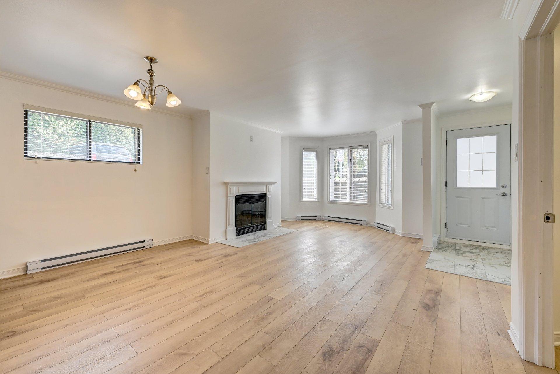 









1009


Ch. du Bord-de-l'Eau

,
Laval (Sainte-Dorothée),




QC
H7Y1A5

