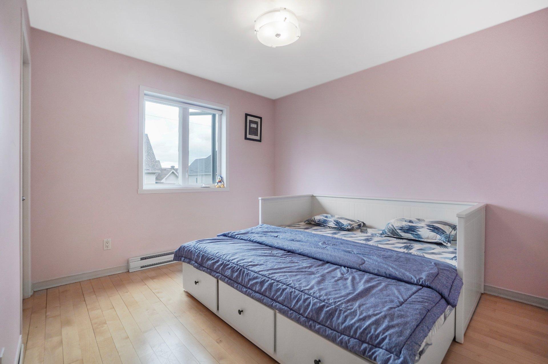 









490


Rue des Cheminots

,
Delson,




QC
J5B2J4

