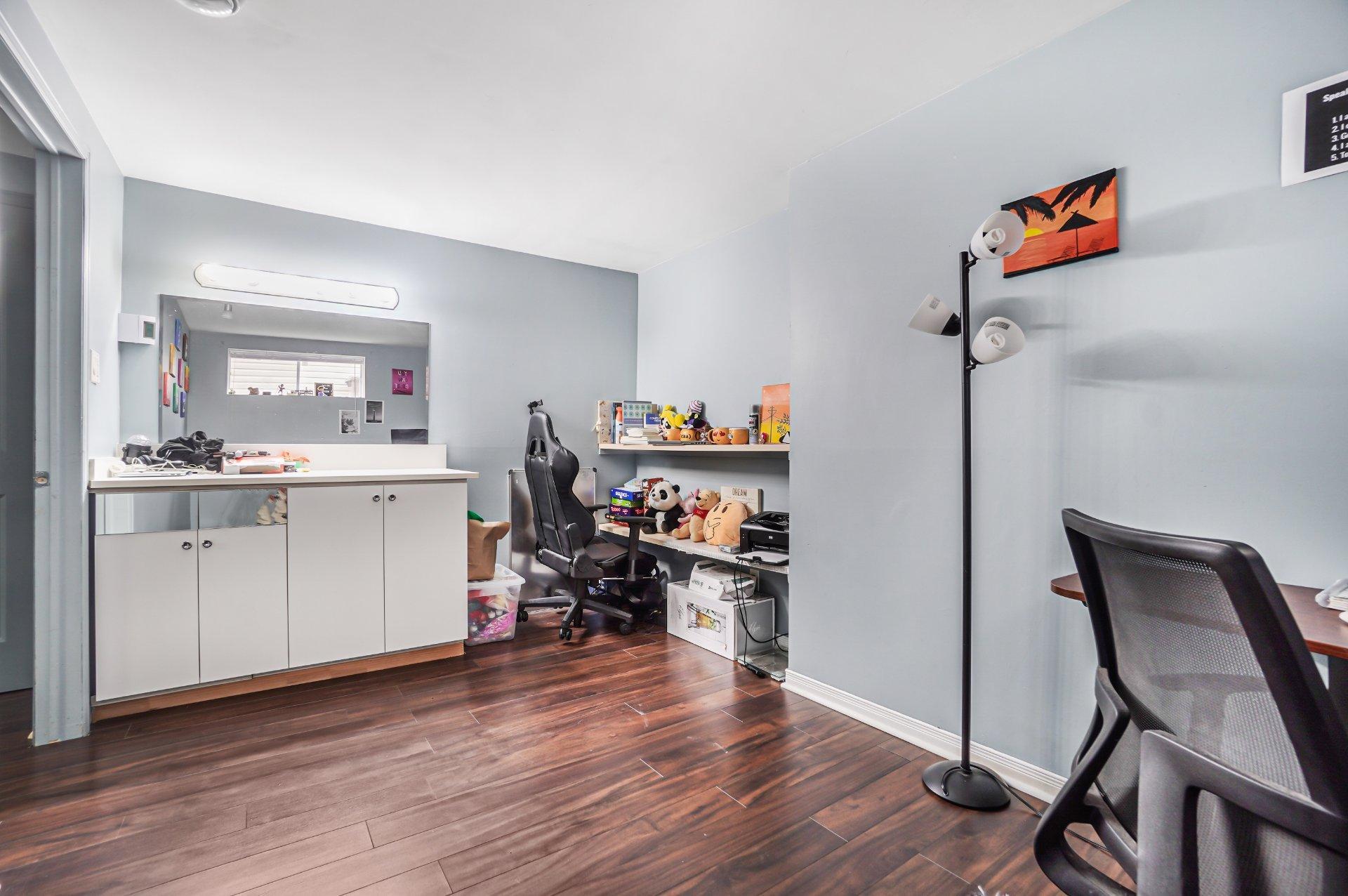 









490


Rue des Cheminots

,
Delson,




QC
J5B2J4

