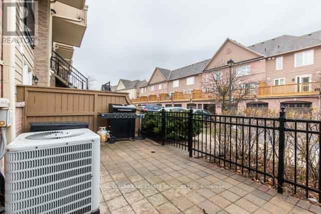 












272 - 4975 SOUTHAMPTON DRIVE

,
Mississauga,




Ontario
L5M8C9

