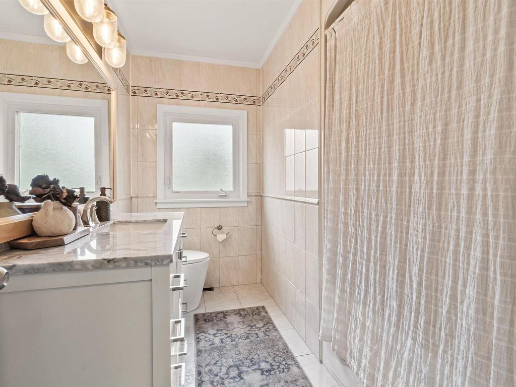 












2935 Joseph Howe Drive

,
Halifax,




NS
B3L 4H1

