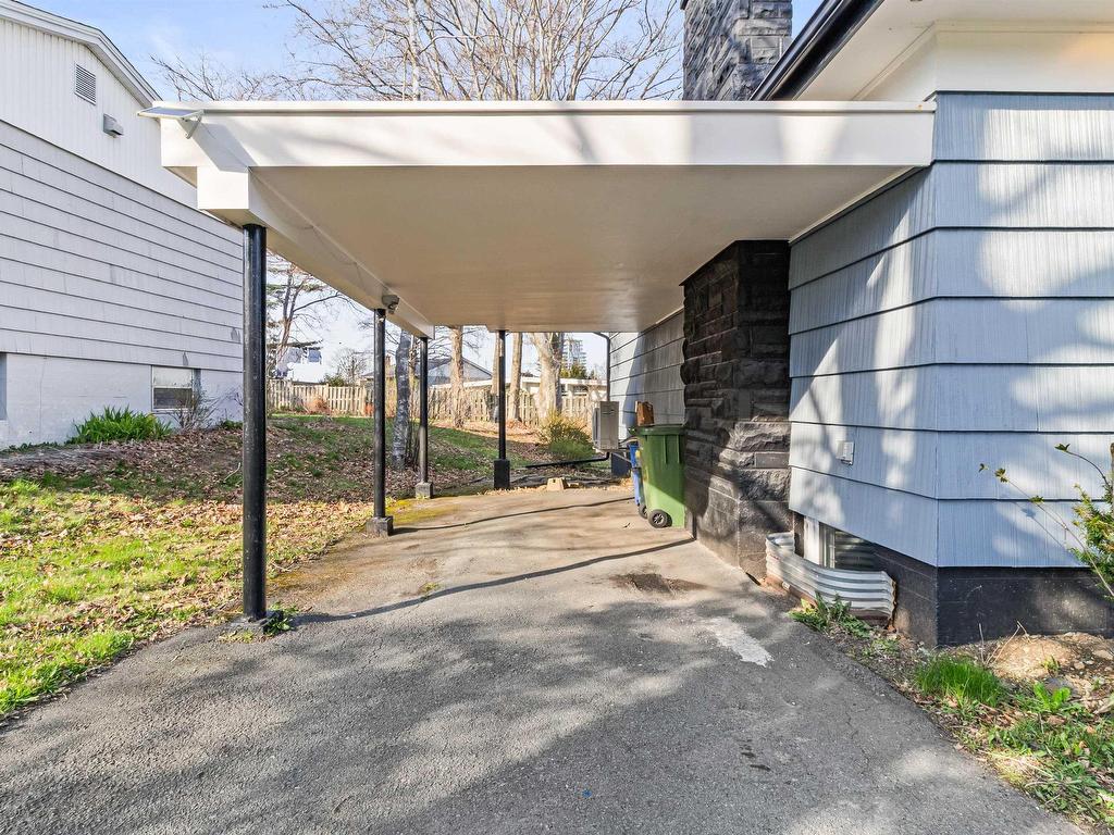 












2935 Joseph Howe Drive

,
Halifax,




NS
B3L 4H1


