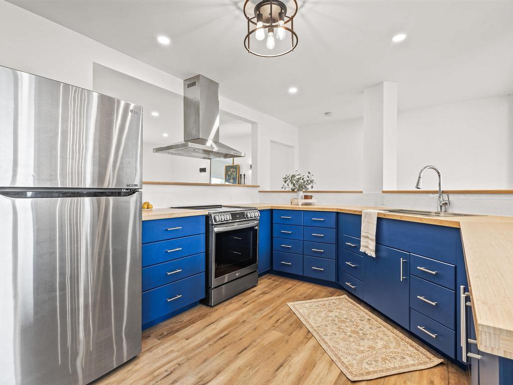 












2935 Joseph Howe Drive

,
Halifax,




NS
B3L 4H1

