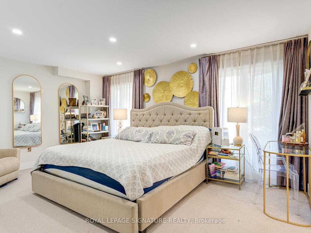 









1223


Azinger

Lane,
Mississauga,




ON
L5E 0A7

