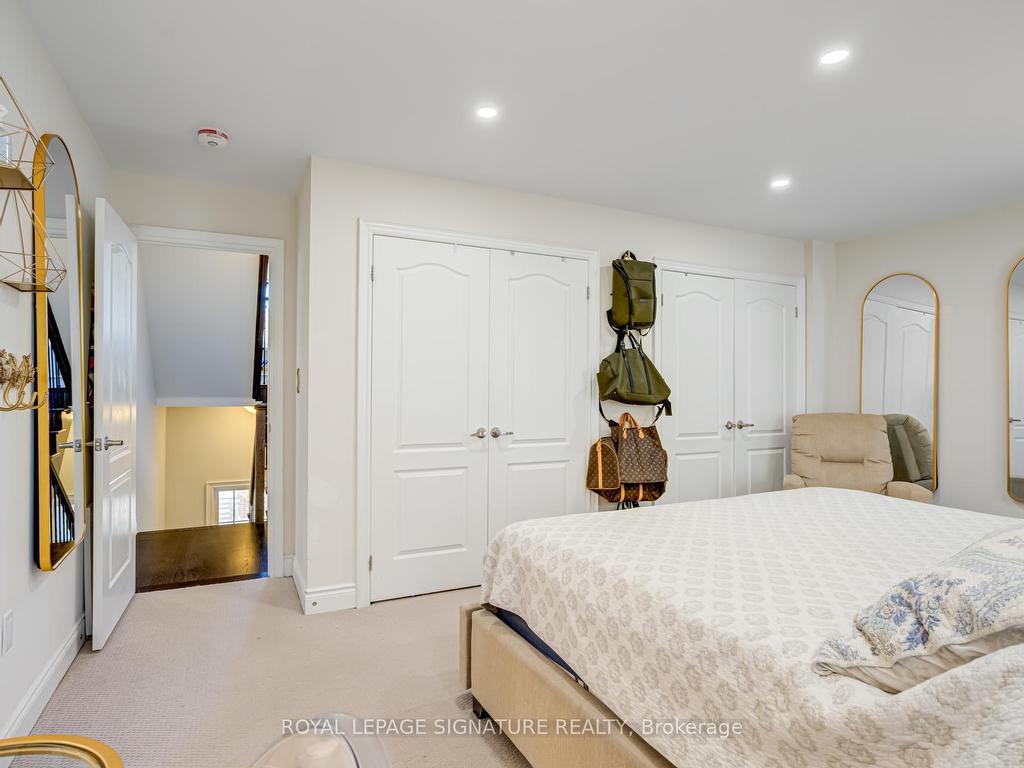 









1223


Azinger

Lane,
Mississauga,




ON
L5E 0A7

