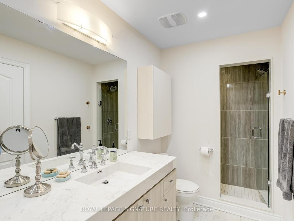 









1223


Azinger

Lane,
Mississauga,




ON
L5E 0A7

