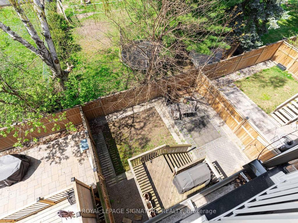









1223


Azinger

Lane,
Mississauga,




ON
L5E 0A7

