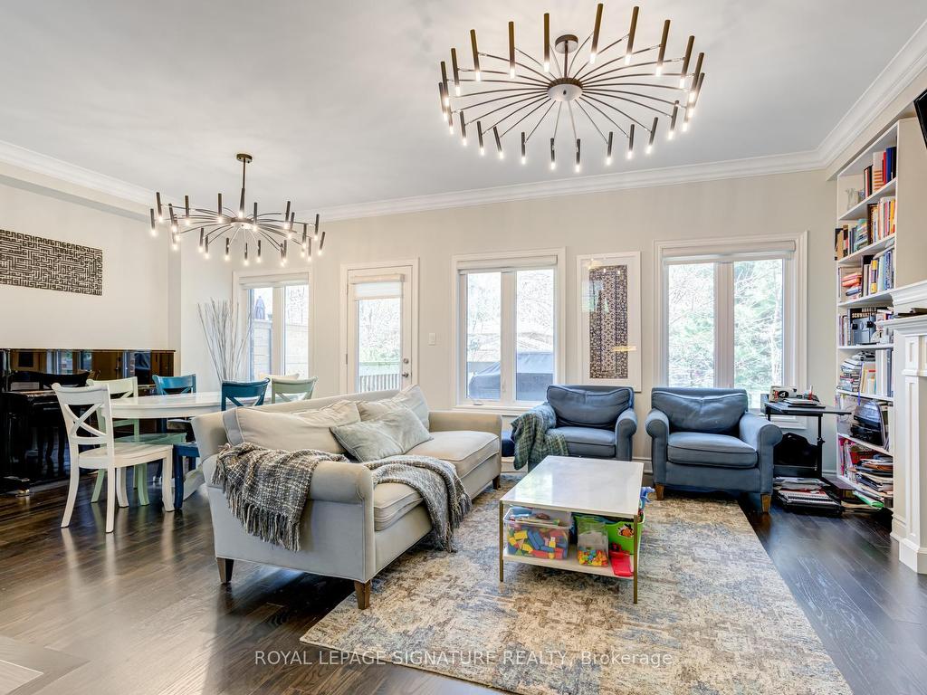









1223


Azinger

Lane,
Mississauga,




ON
L5E 0A7

