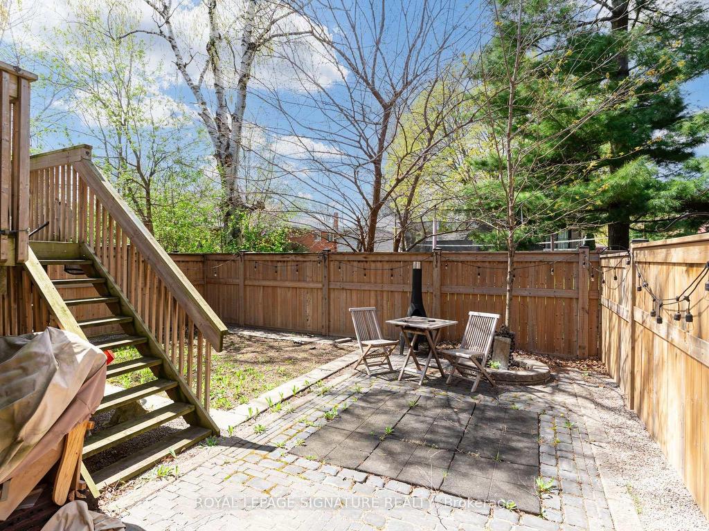 









1223


Azinger

Lane,
Mississauga,




ON
L5E 0A7

