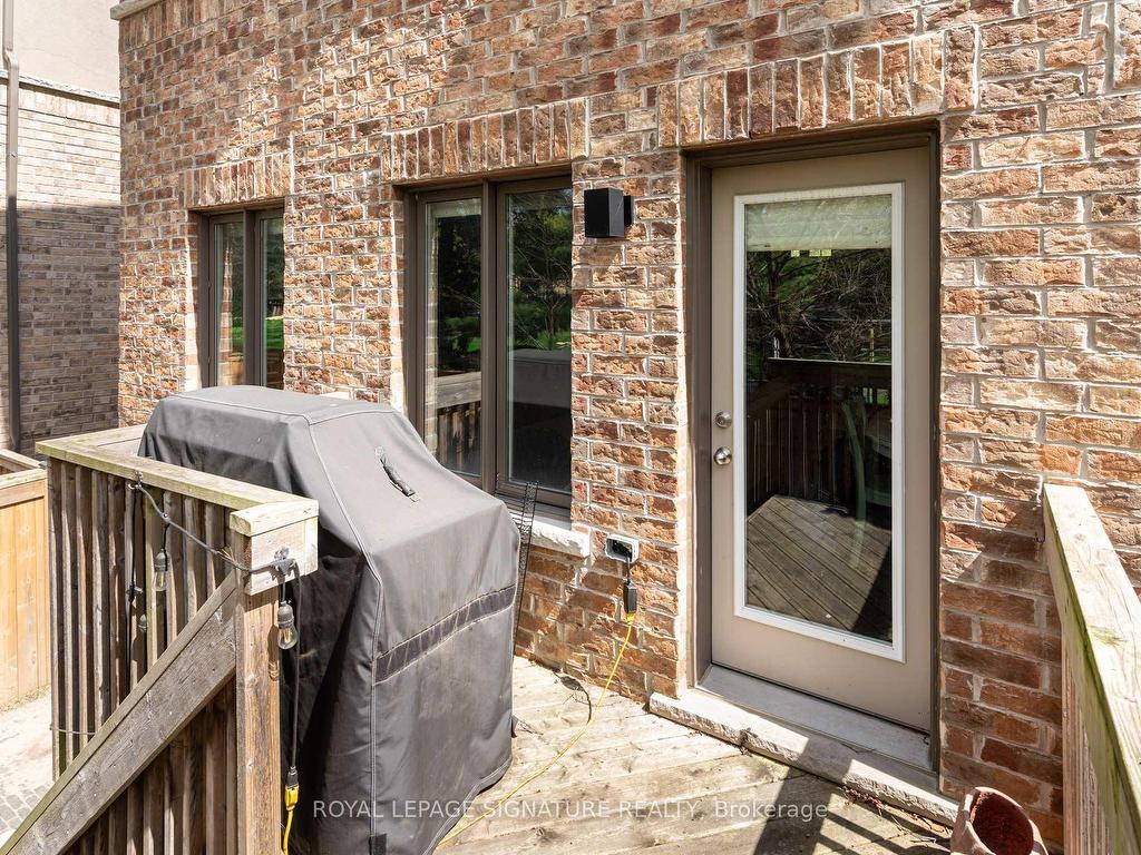 









1223


Azinger

Lane,
Mississauga,




ON
L5E 0A7

