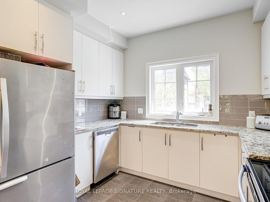 









1223


Azinger

Lane,
Mississauga,




ON
L5E 0A7

