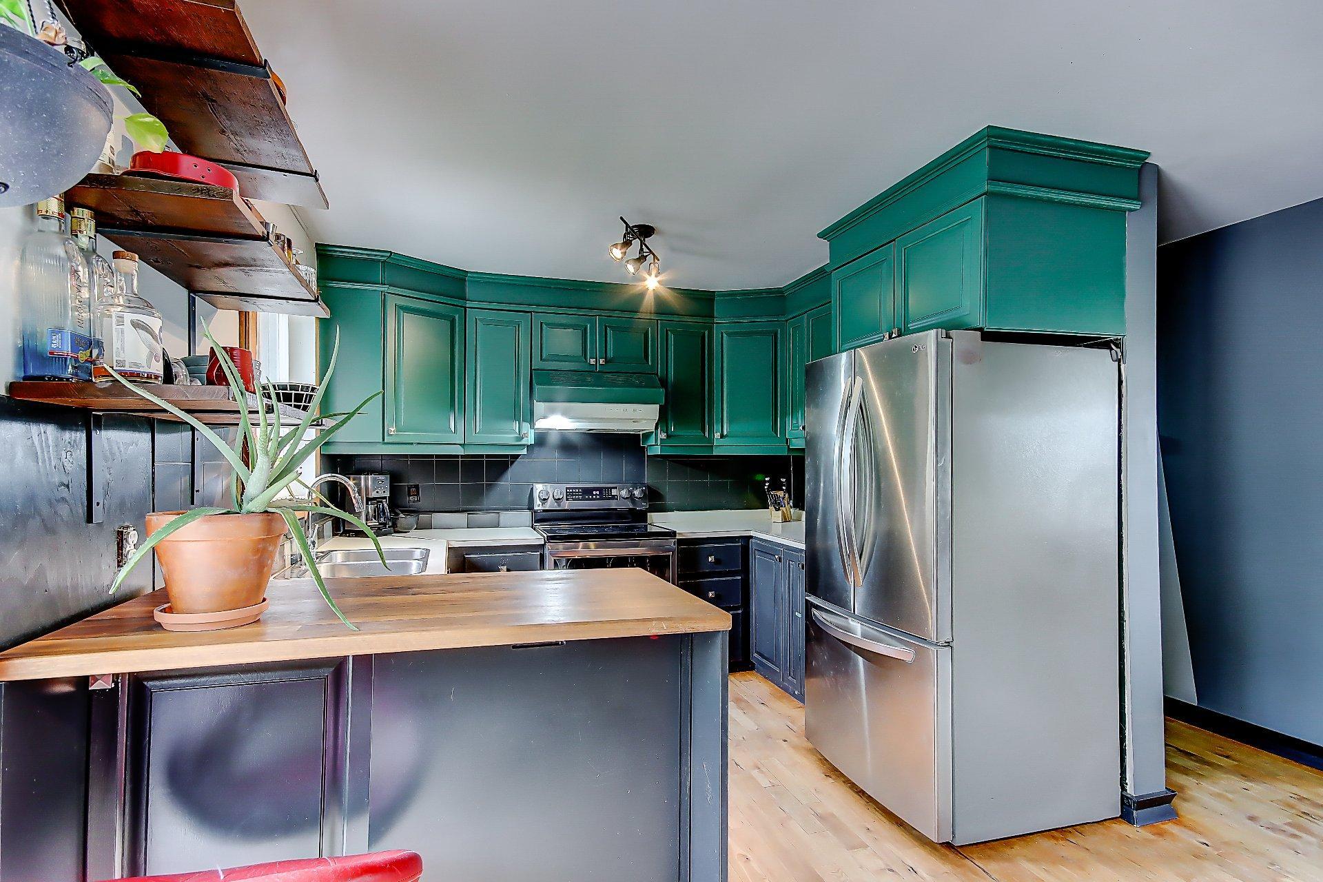 









270


Rue De Beaujour

,
Saint-Jean-sur-Richelieu,




QC
J2X3W2

