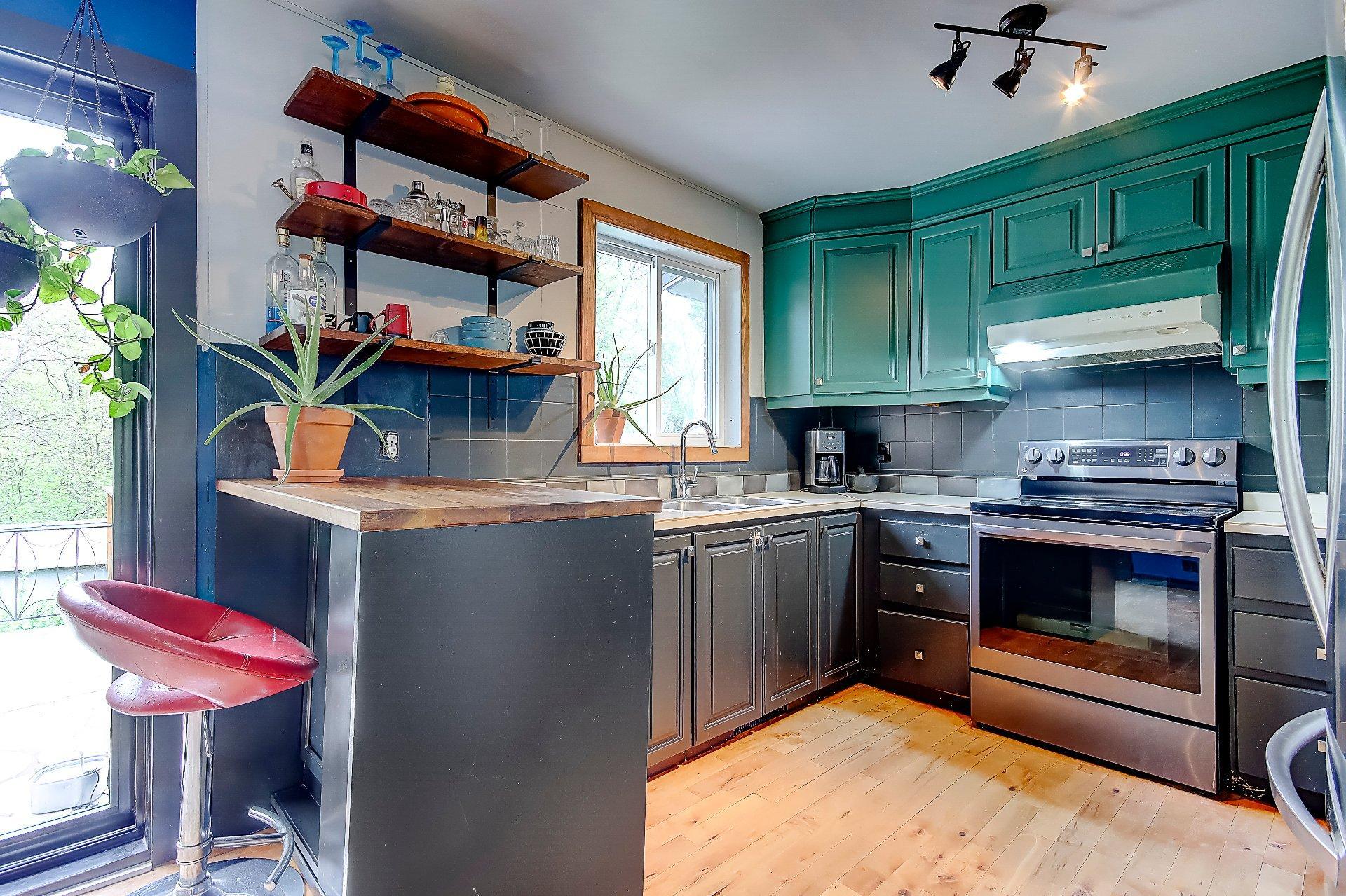









270


Rue De Beaujour

,
Saint-Jean-sur-Richelieu,




QC
J2X3W2

