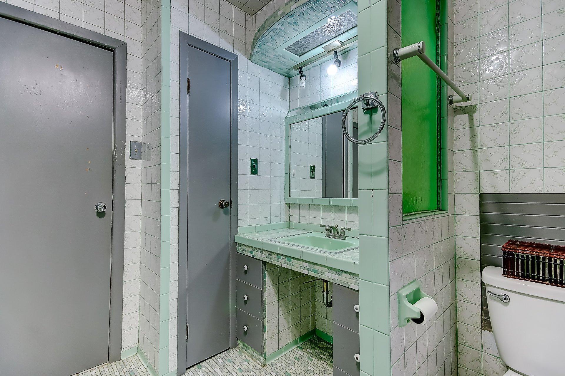 









270


Rue De Beaujour

,
Saint-Jean-sur-Richelieu,




QC
J2X3W2

