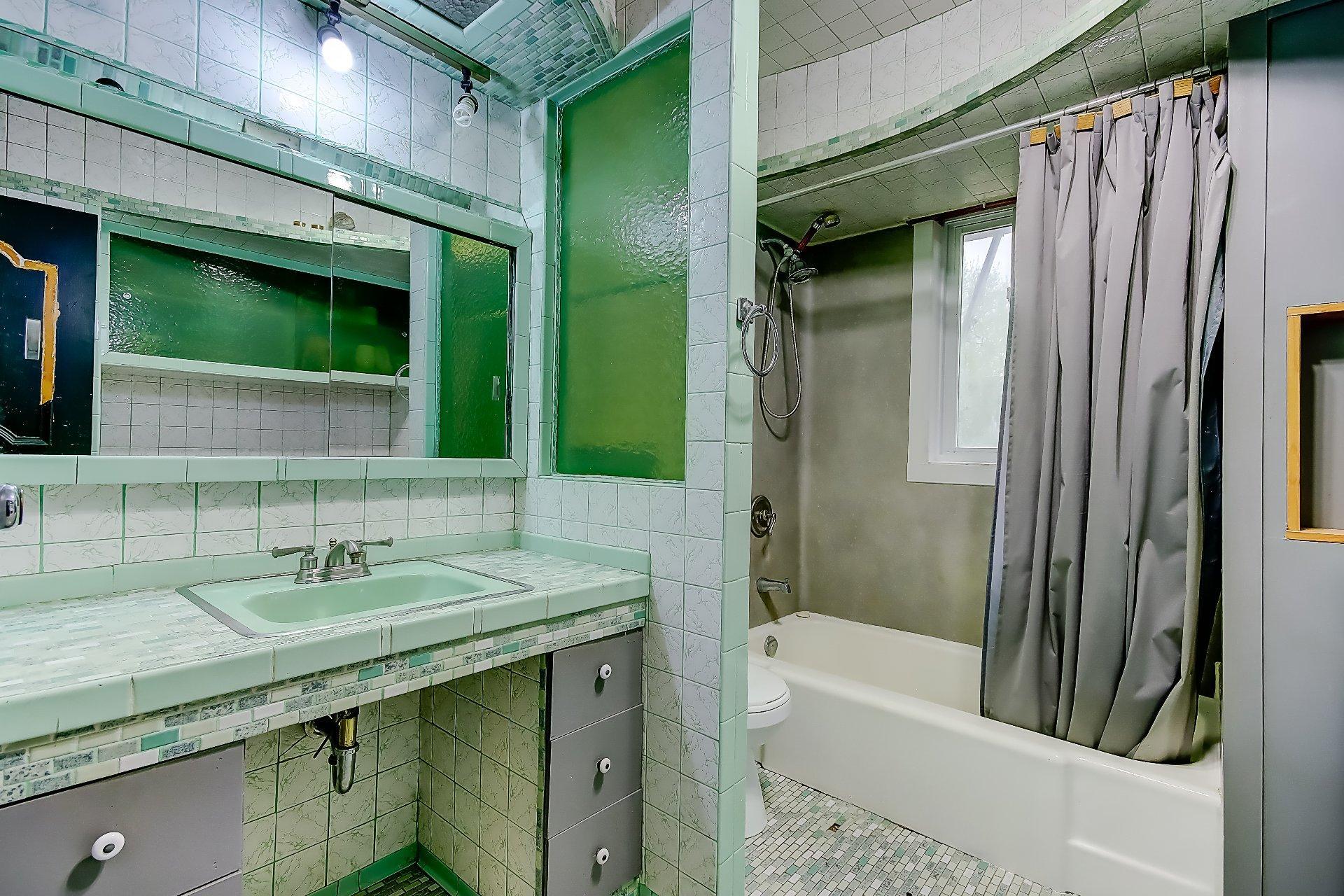









270


Rue De Beaujour

,
Saint-Jean-sur-Richelieu,




QC
J2X3W2

