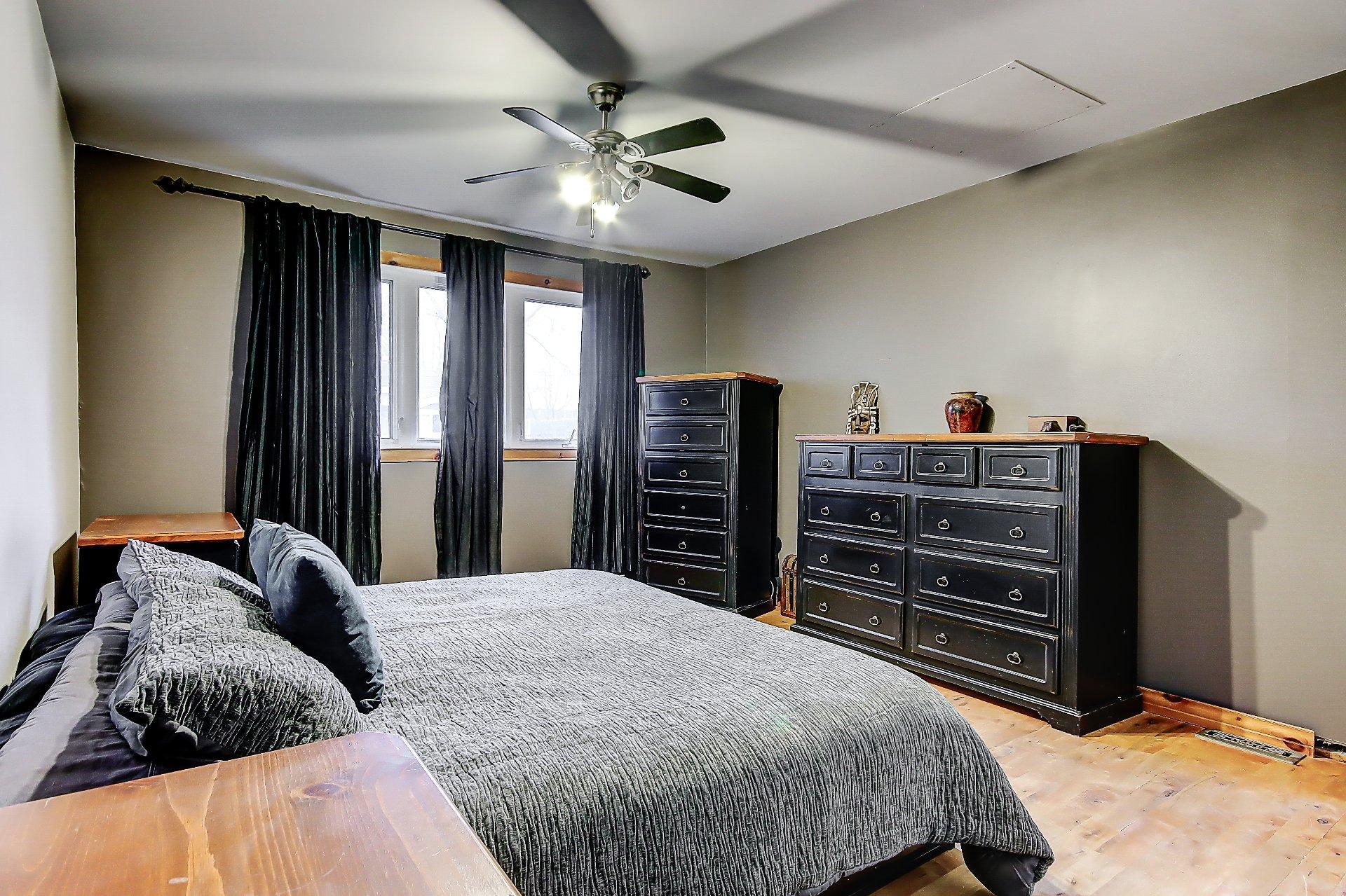 









270


Rue De Beaujour

,
Saint-Jean-sur-Richelieu,




QC
J2X3W2

