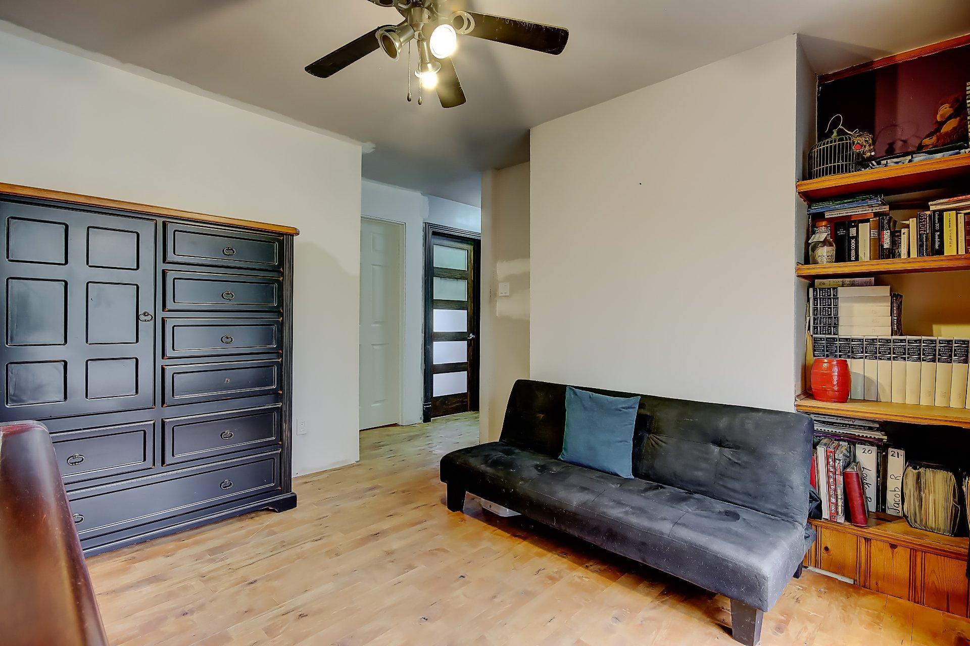 









270


Rue De Beaujour

,
Saint-Jean-sur-Richelieu,




QC
J2X3W2

