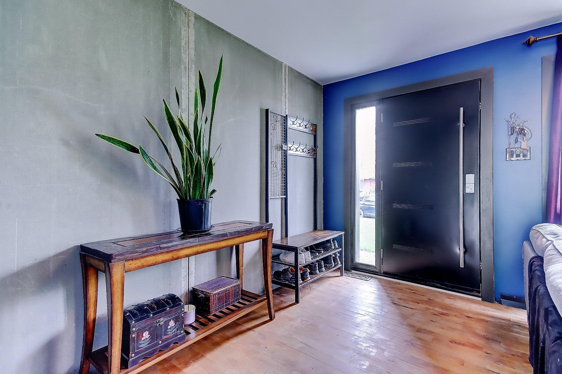 









270


Rue De Beaujour

,
Saint-Jean-sur-Richelieu,




QC
J2X3W2

