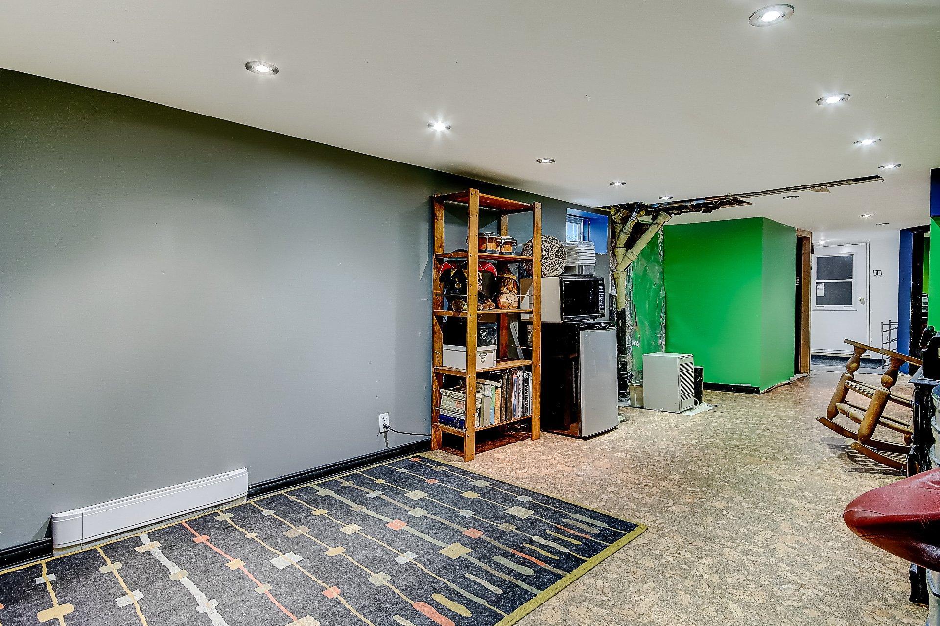 









270


Rue De Beaujour

,
Saint-Jean-sur-Richelieu,




QC
J2X3W2

