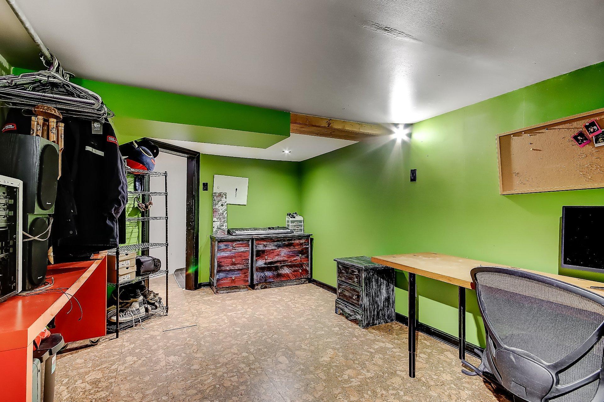 









270


Rue De Beaujour

,
Saint-Jean-sur-Richelieu,




QC
J2X3W2

