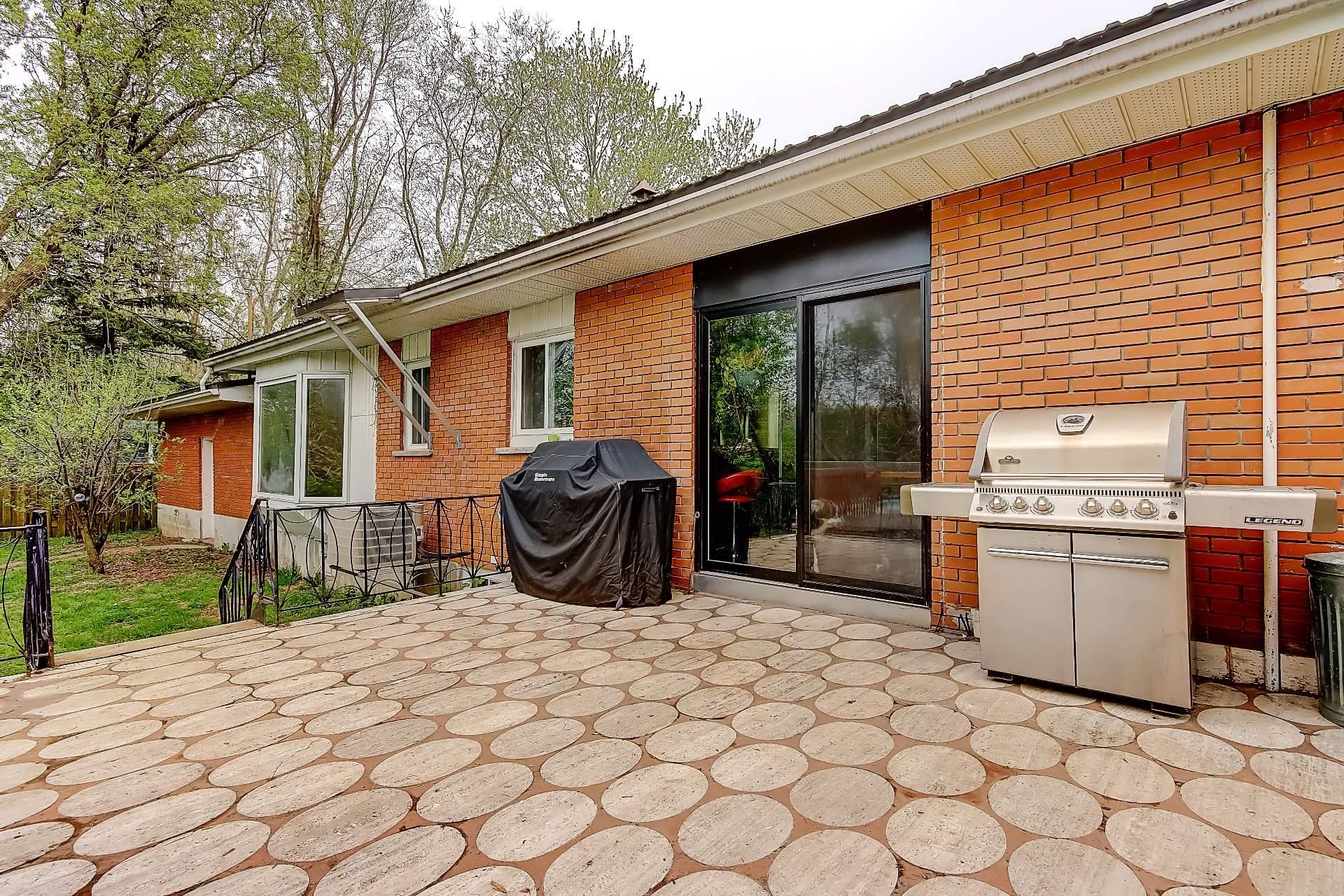 









270


Rue De Beaujour

,
Saint-Jean-sur-Richelieu,




QC
J2X3W2

