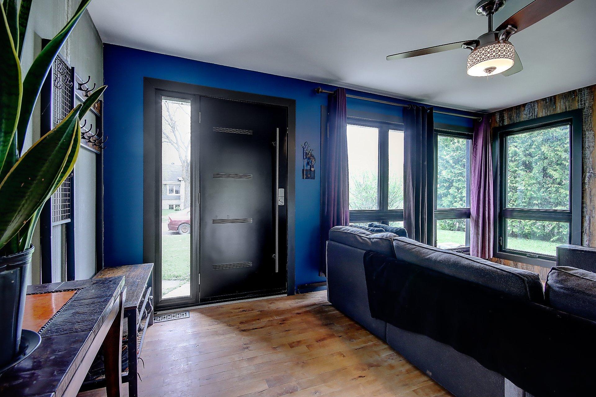 









270


Rue De Beaujour

,
Saint-Jean-sur-Richelieu,




QC
J2X3W2

