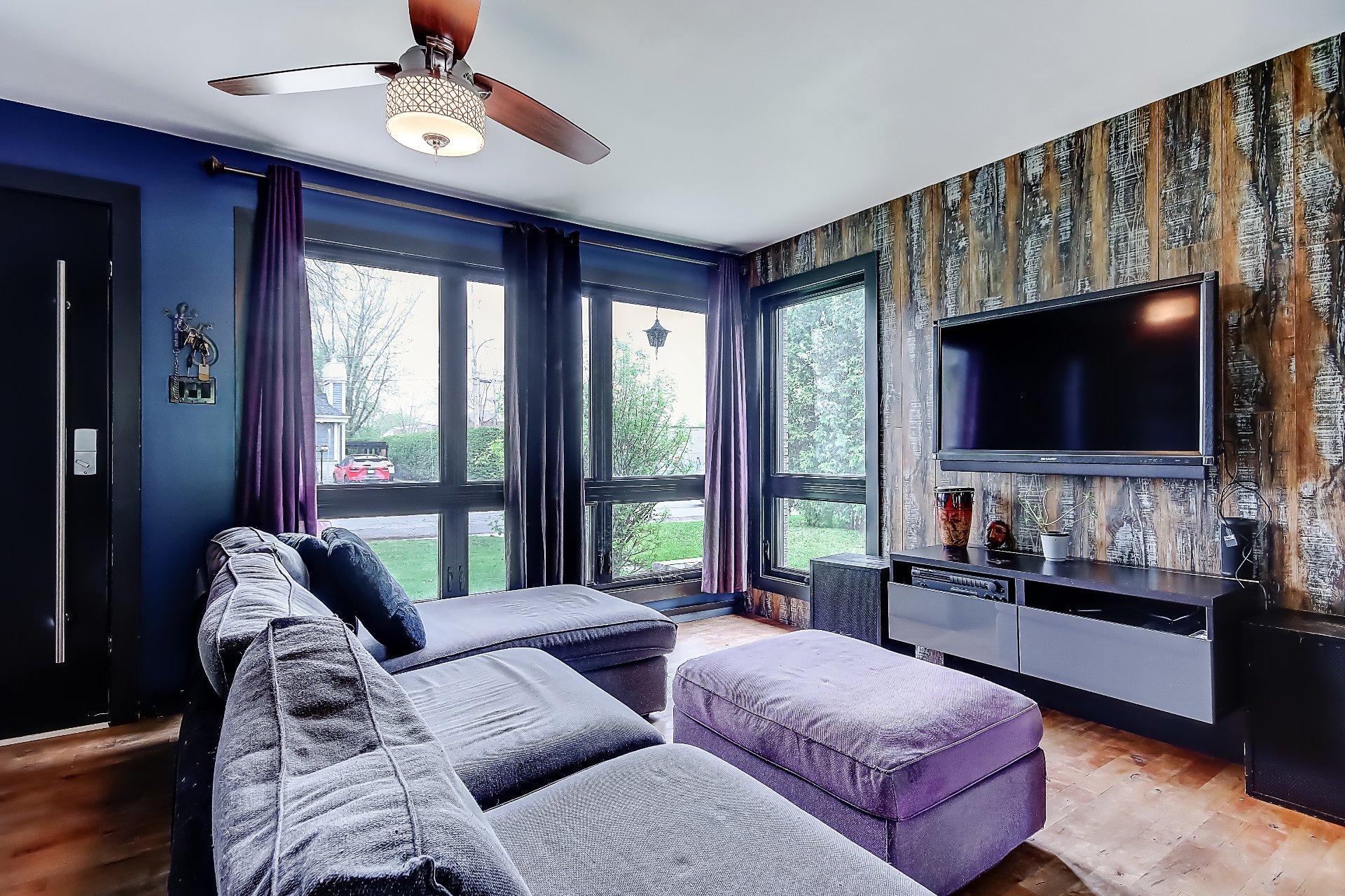 









270


Rue De Beaujour

,
Saint-Jean-sur-Richelieu,




QC
J2X3W2

