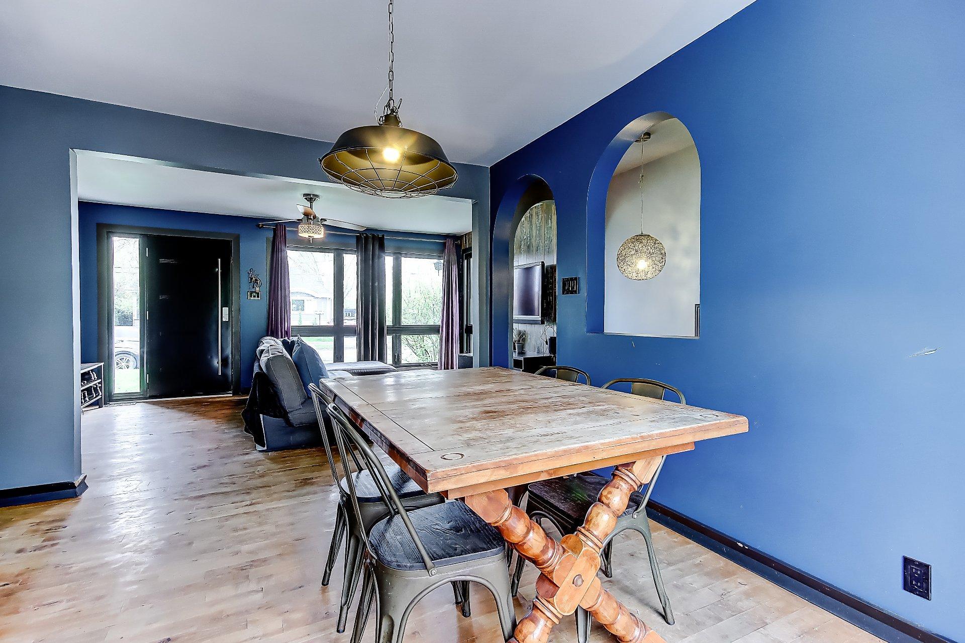 









270


Rue De Beaujour

,
Saint-Jean-sur-Richelieu,




QC
J2X3W2

