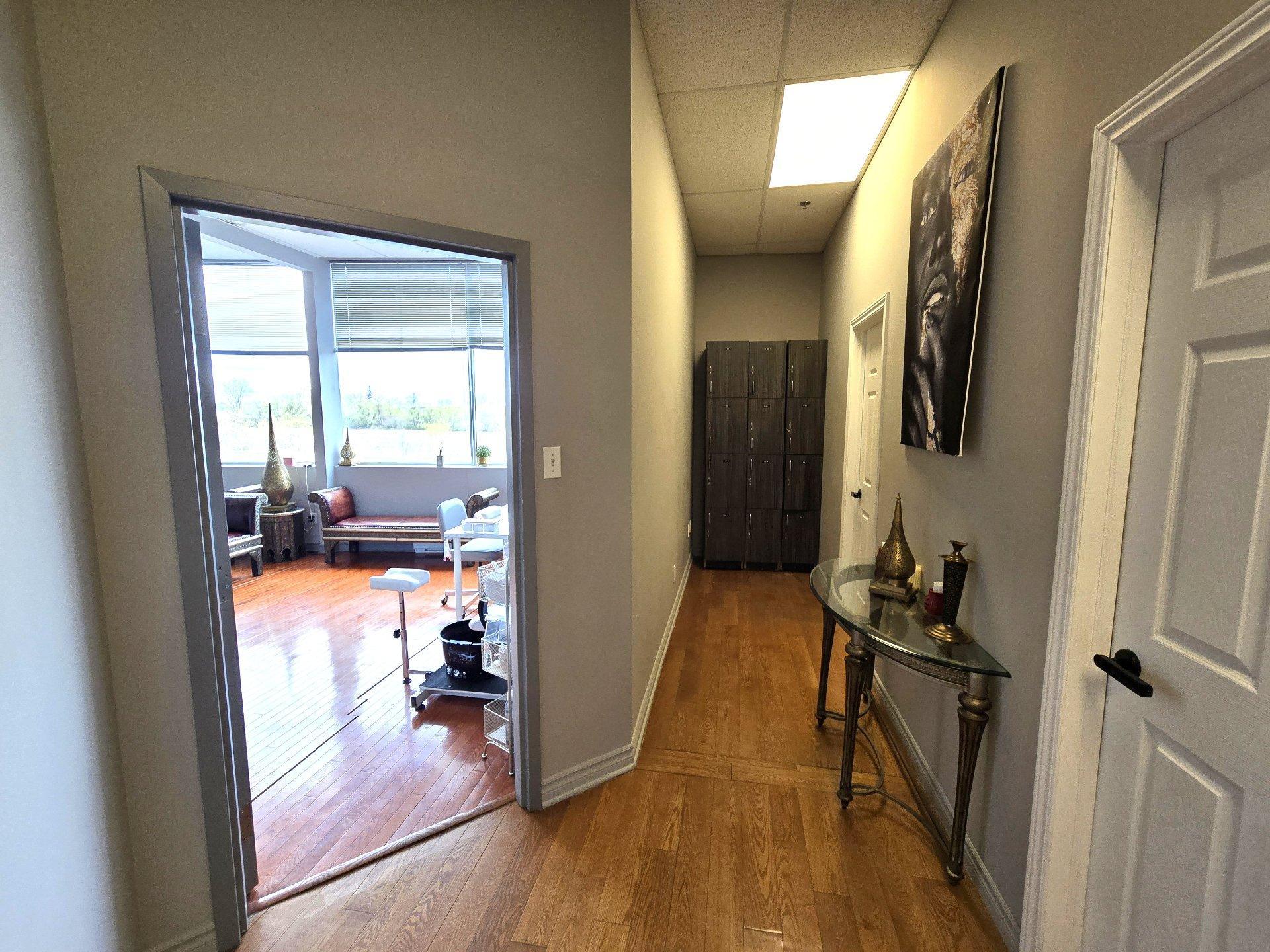 









2728


Boul. Daniel-Johnson

, 202,
Laval (Chomedey),




QC
H7P5Z7

