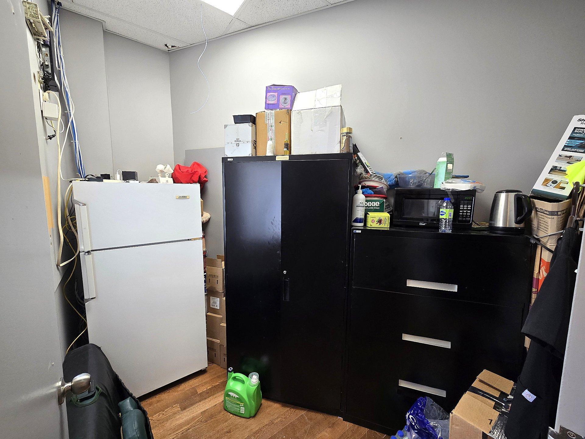 









2728


Boul. Daniel-Johnson

, 202,
Laval (Chomedey),




QC
H7P5Z7

