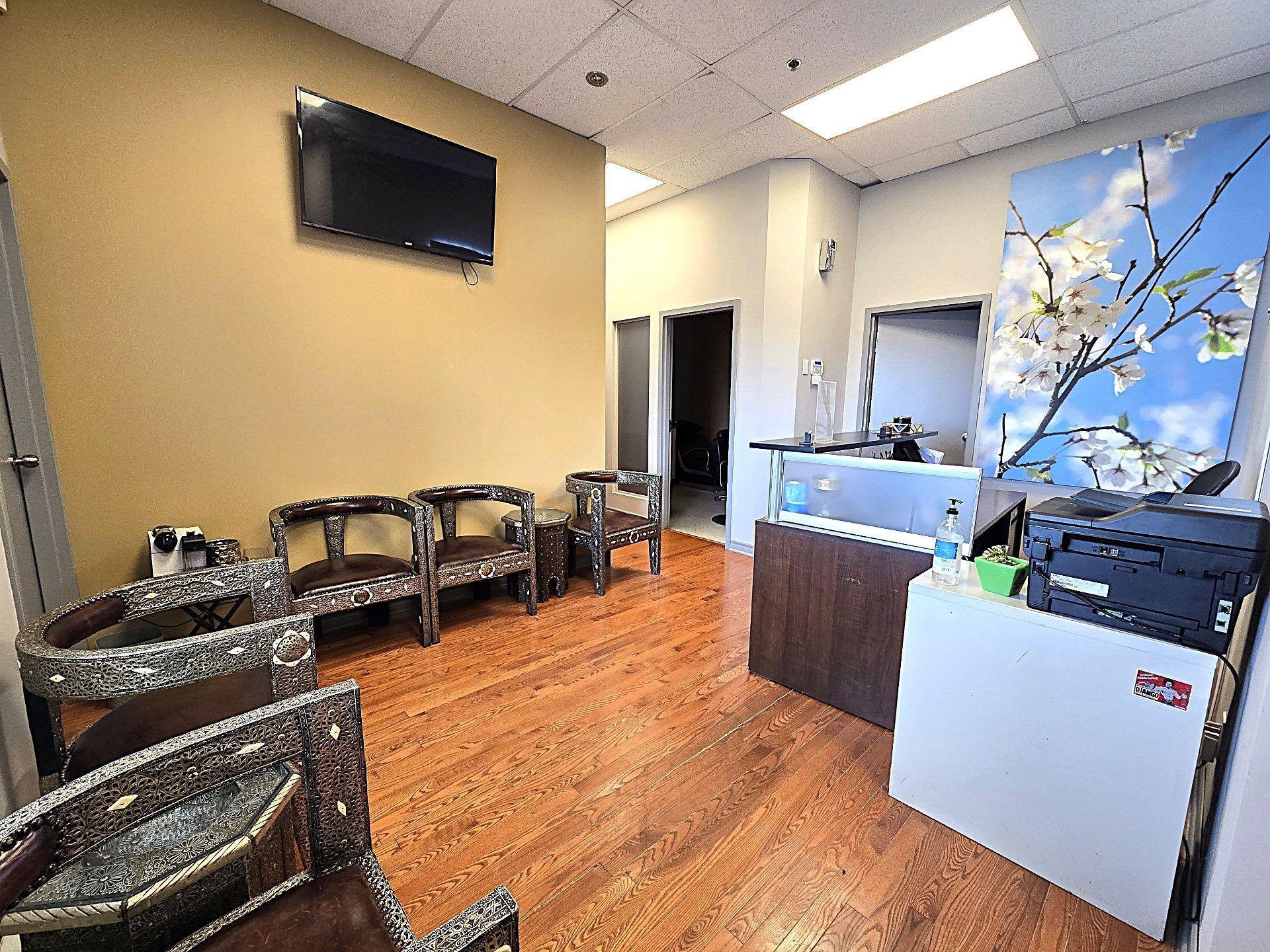 









2728


Boul. Daniel-Johnson

, 202,
Laval (Chomedey),




QC
H7P5Z7

