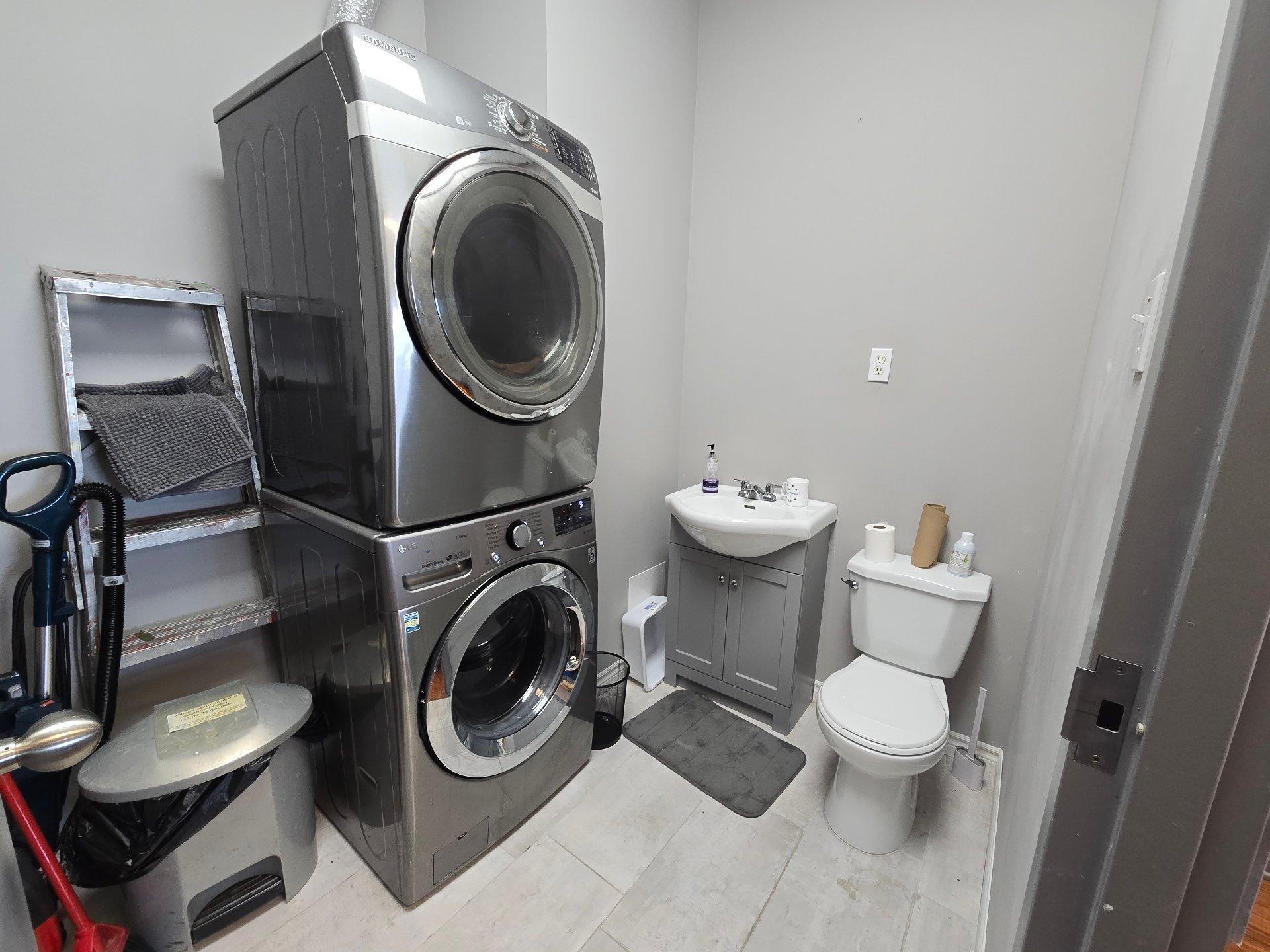 









2728


Boul. Daniel-Johnson

, 202,
Laval (Chomedey),




QC
H7P5Z7

