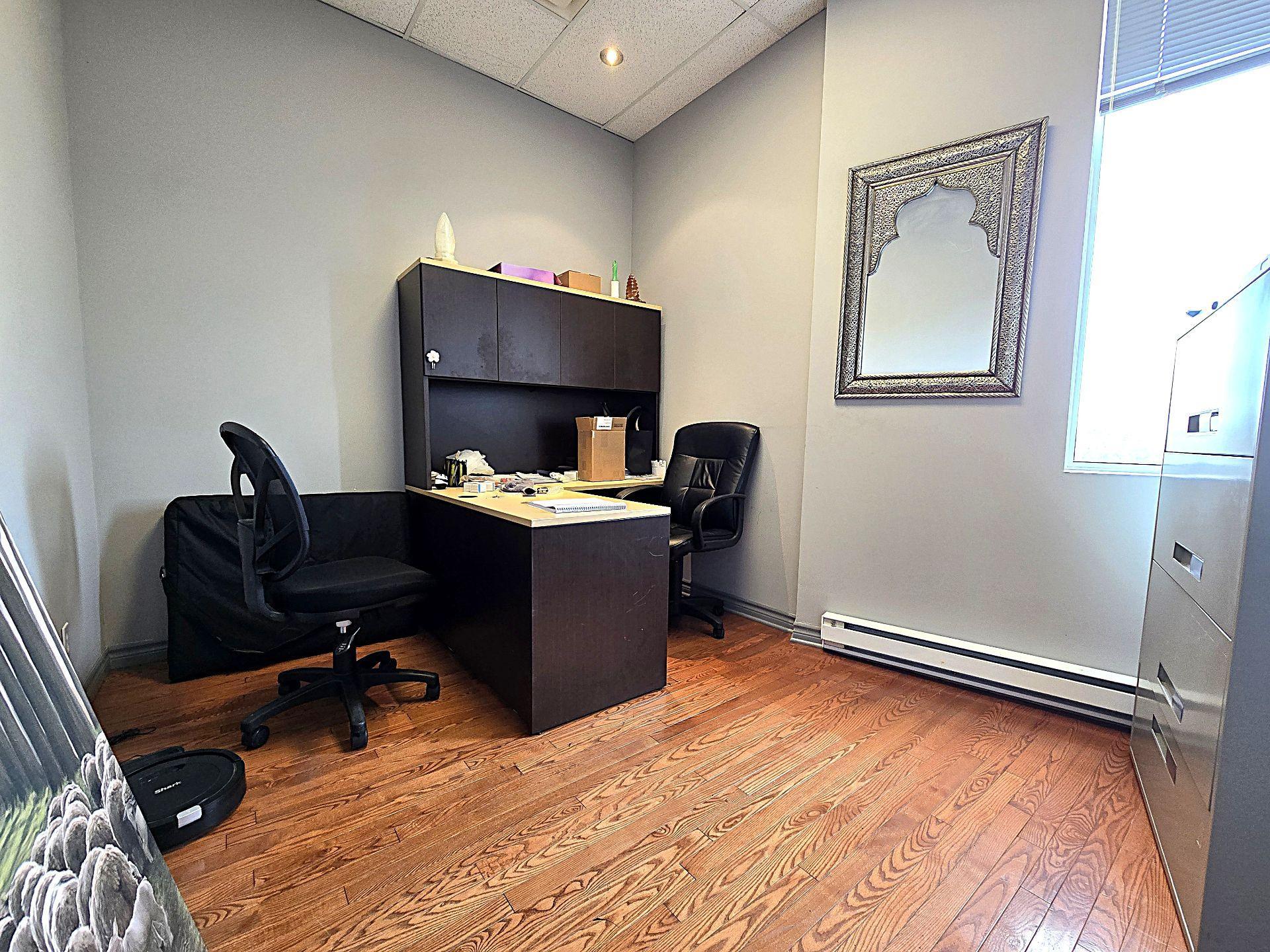 









2728


Boul. Daniel-Johnson

, 202,
Laval (Chomedey),




QC
H7P5Z7

