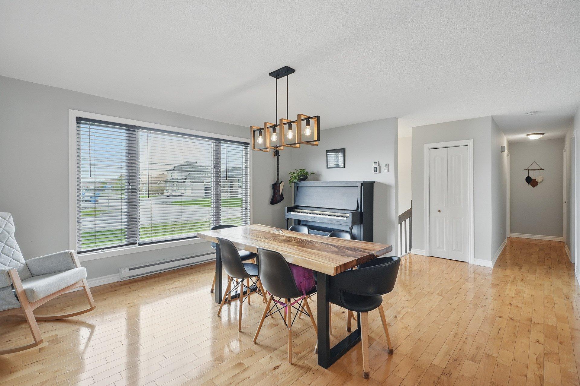 









20


Ch. de Chambord

,
Gatineau (Gatineau),




QC
J8R3H2

