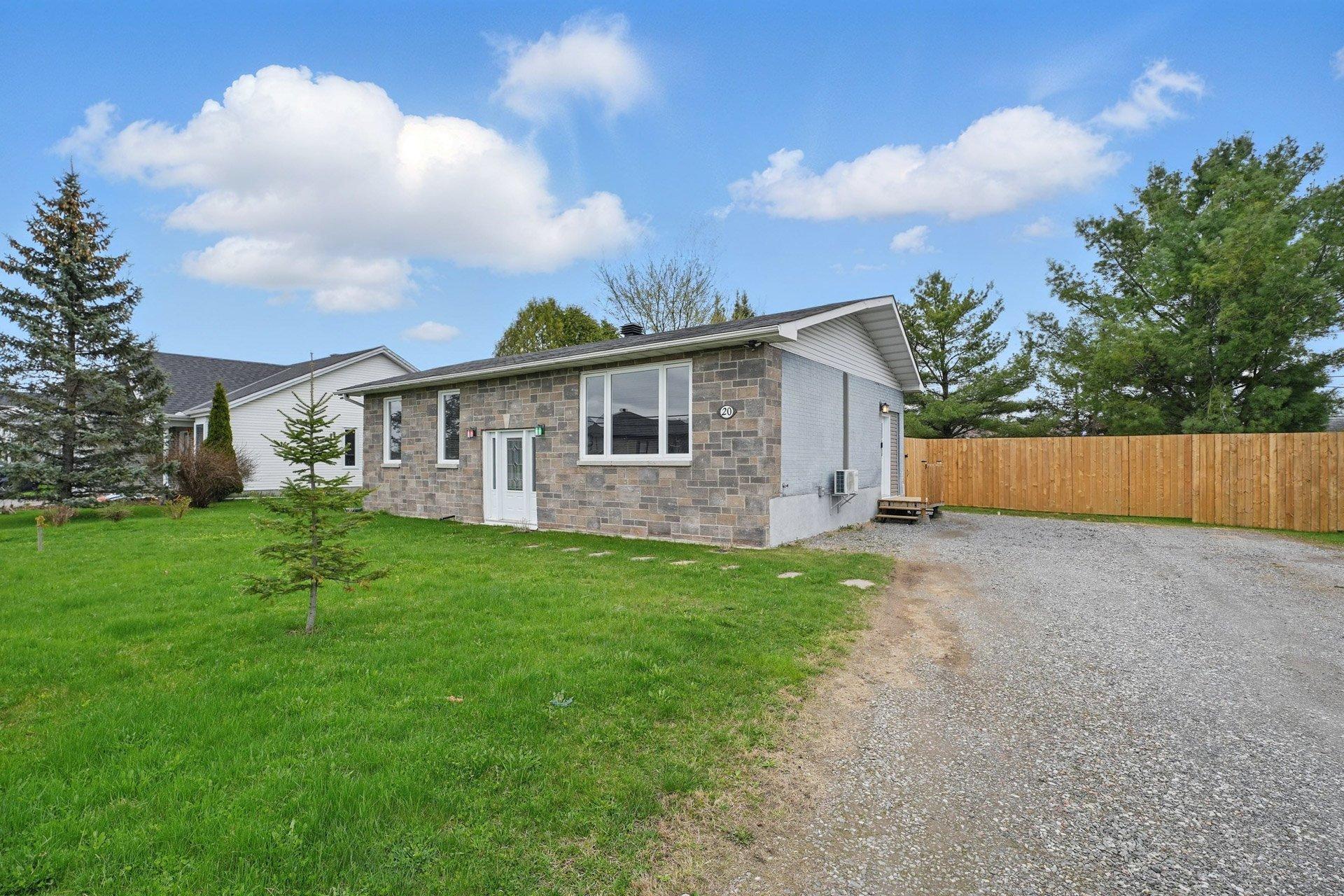 









20


Ch. de Chambord

,
Gatineau (Gatineau),




QC
J8R3H2


