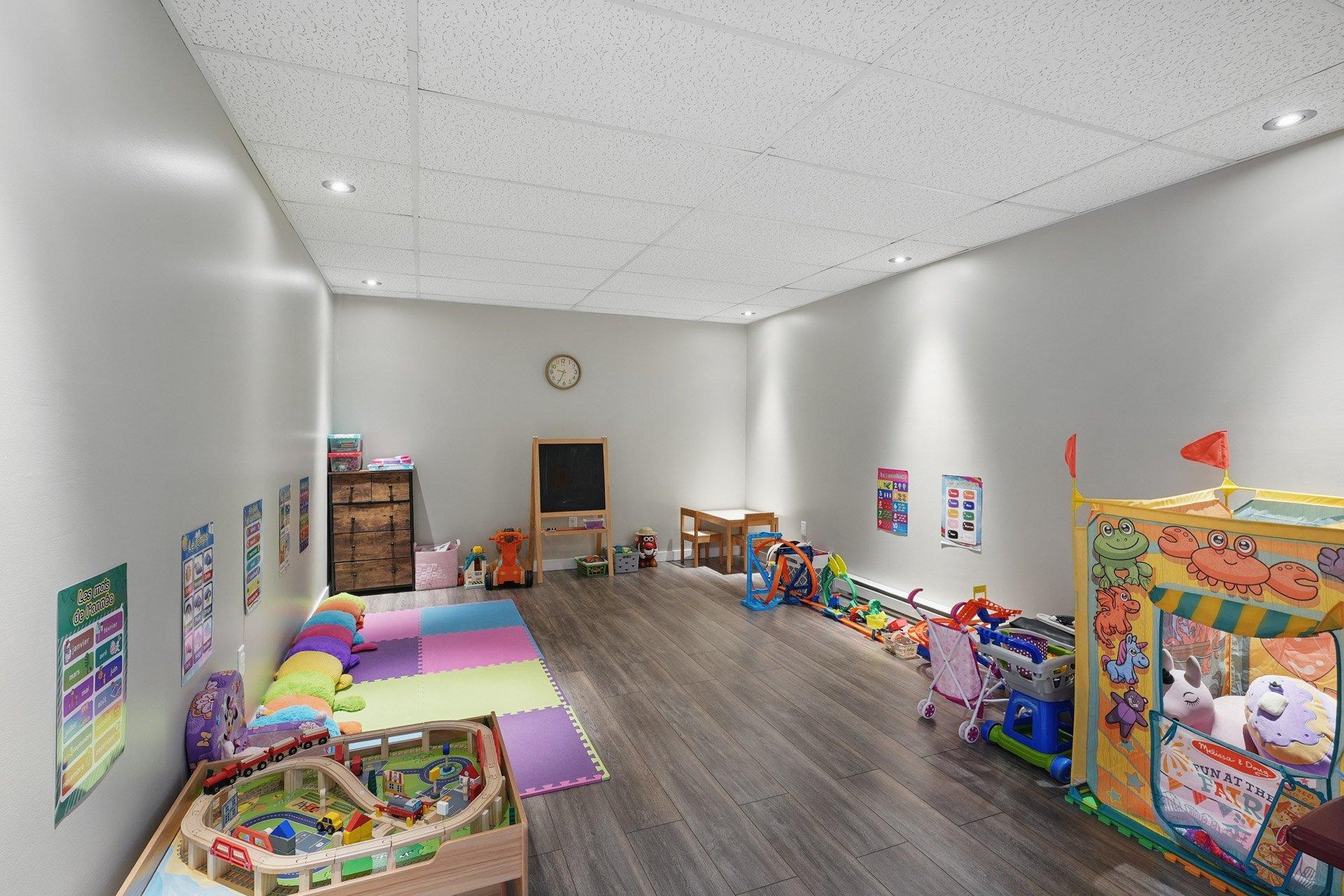 









20


Ch. de Chambord

,
Gatineau (Gatineau),




QC
J8R3H2

