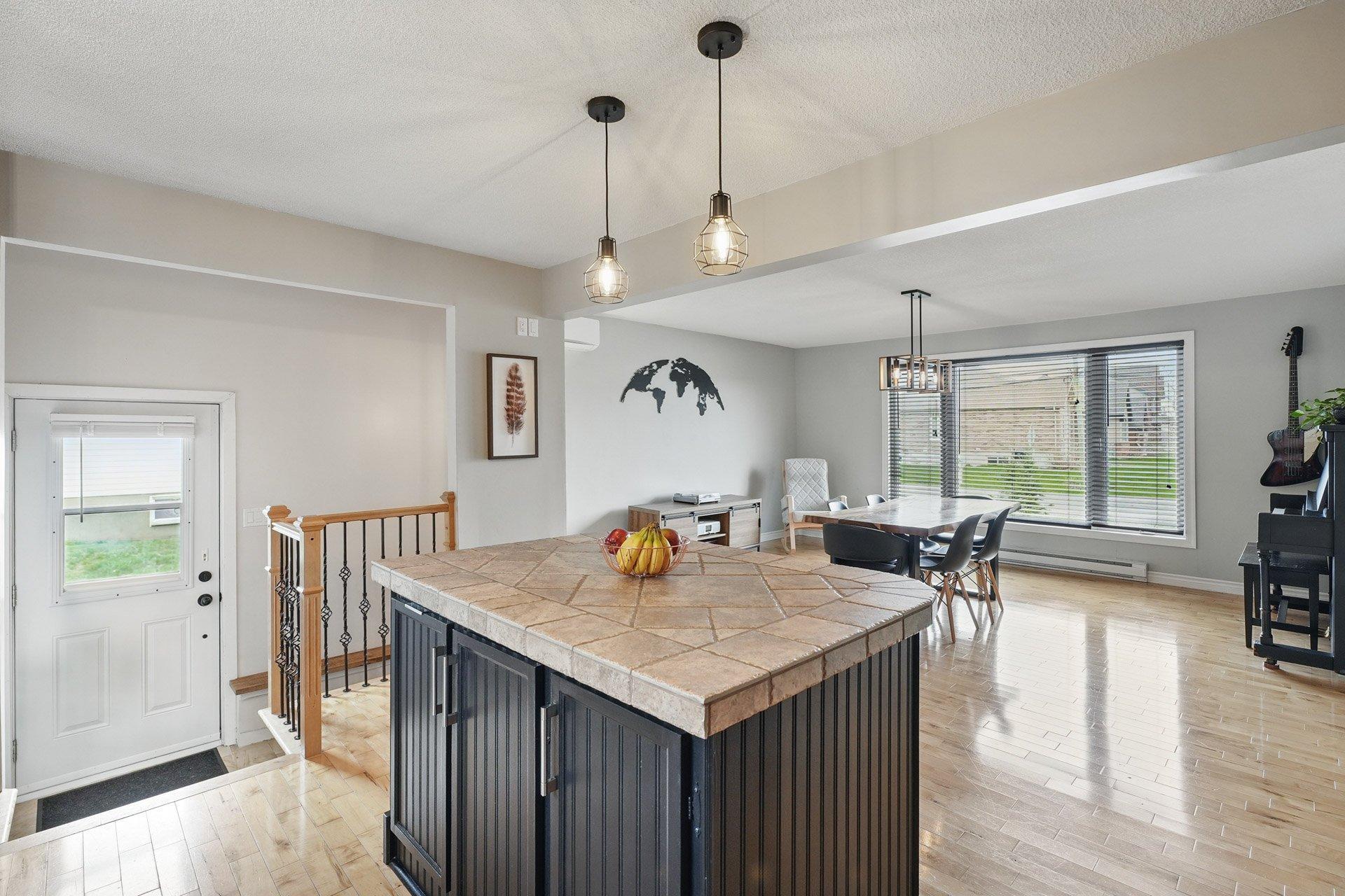 









20


Ch. de Chambord

,
Gatineau (Gatineau),




QC
J8R3H2

