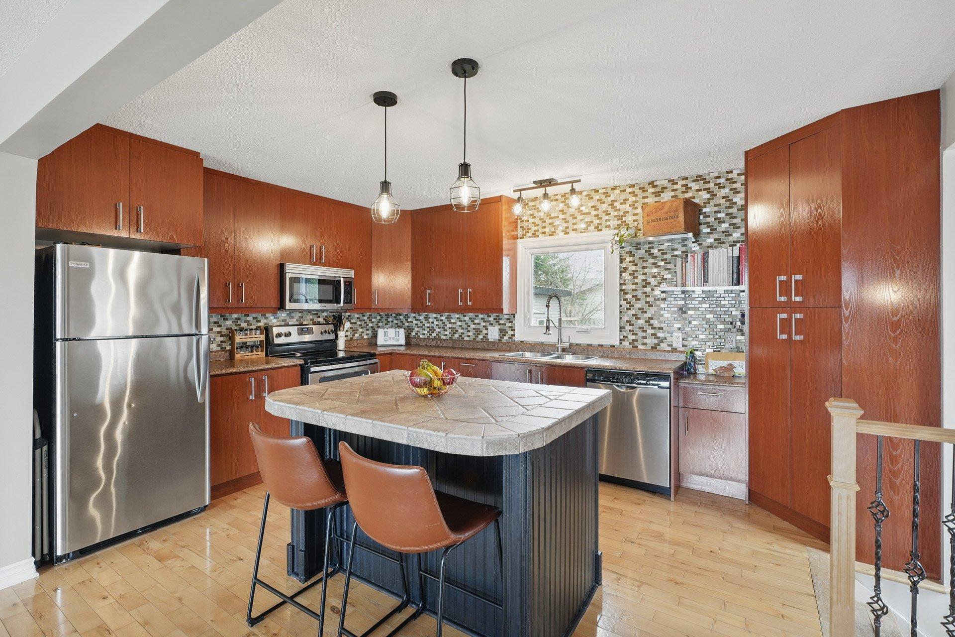 









20


Ch. de Chambord

,
Gatineau (Gatineau),




QC
J8R3H2

