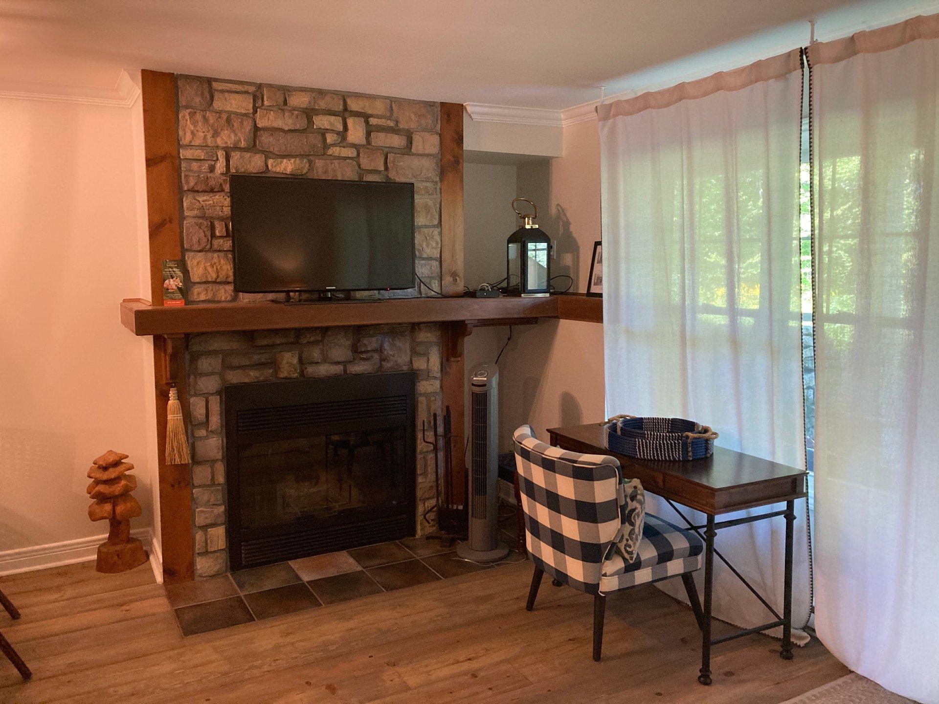 









195


Rue du Mont-Plaisant

, 3,
Mont-Tremblant,




QC
J8E1L2

