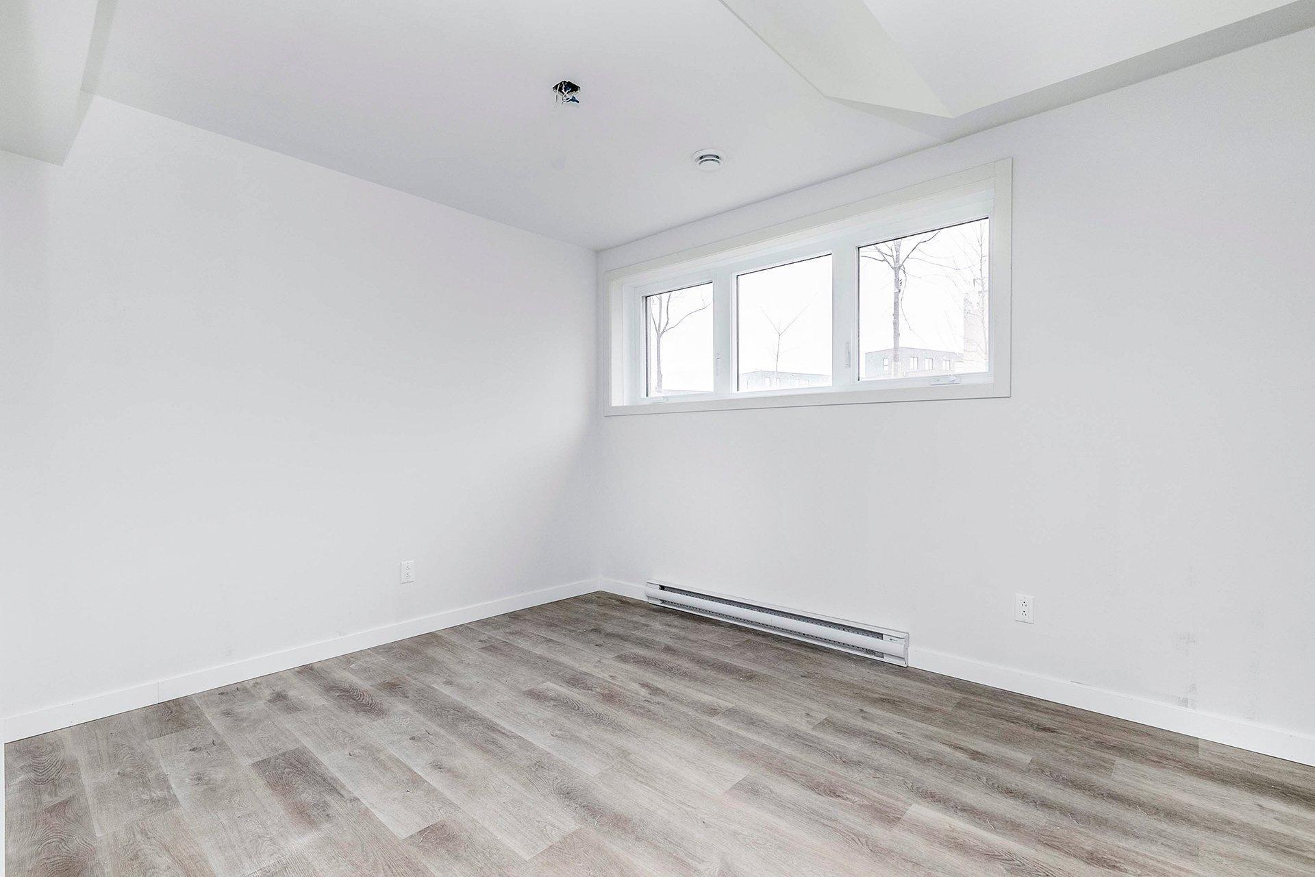 









206


Av. Jenkins

,
Montréal (Lachine),




QC
H8S0B5

