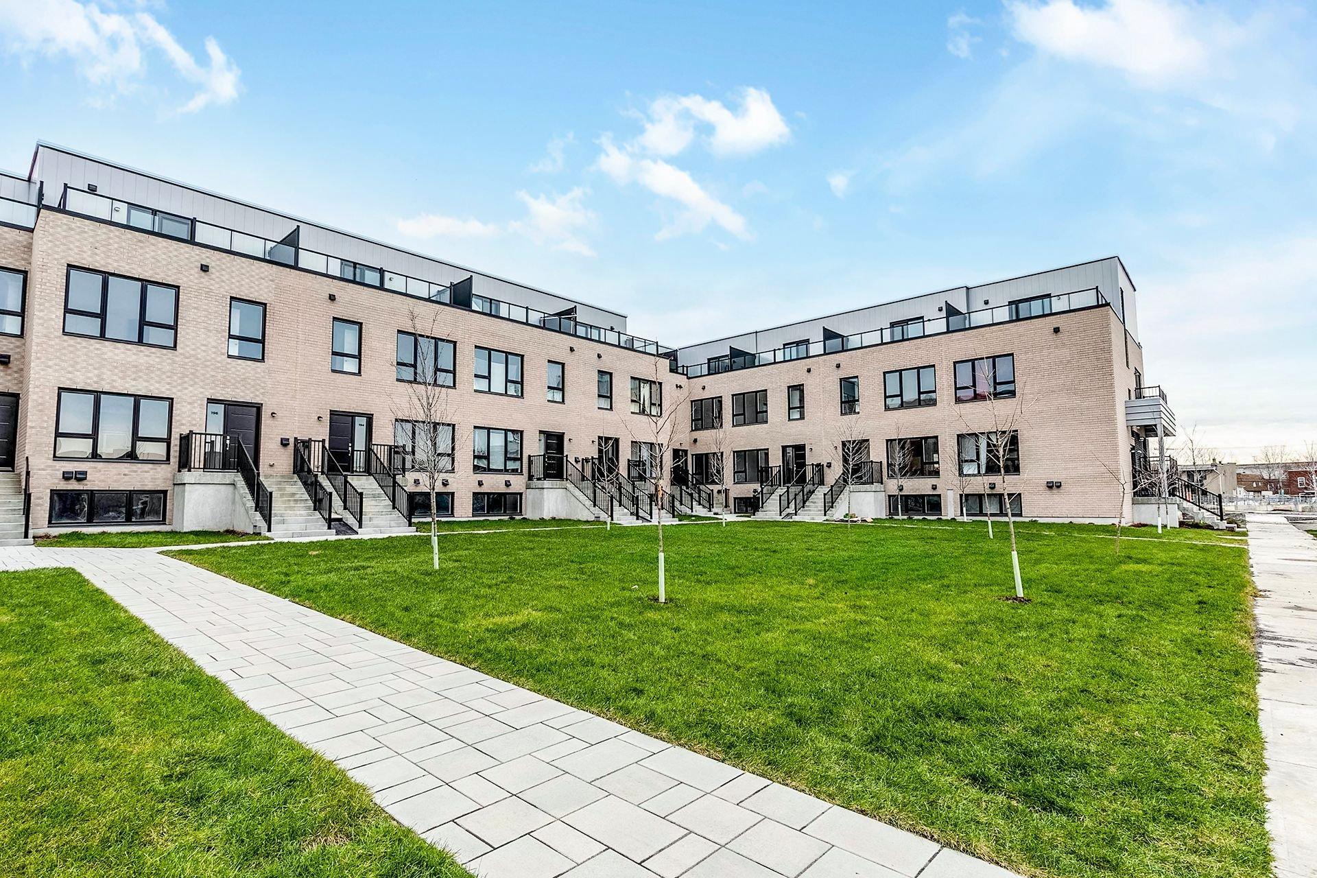









206


Av. Jenkins

,
Montréal (Lachine),




QC
H8S0B5


